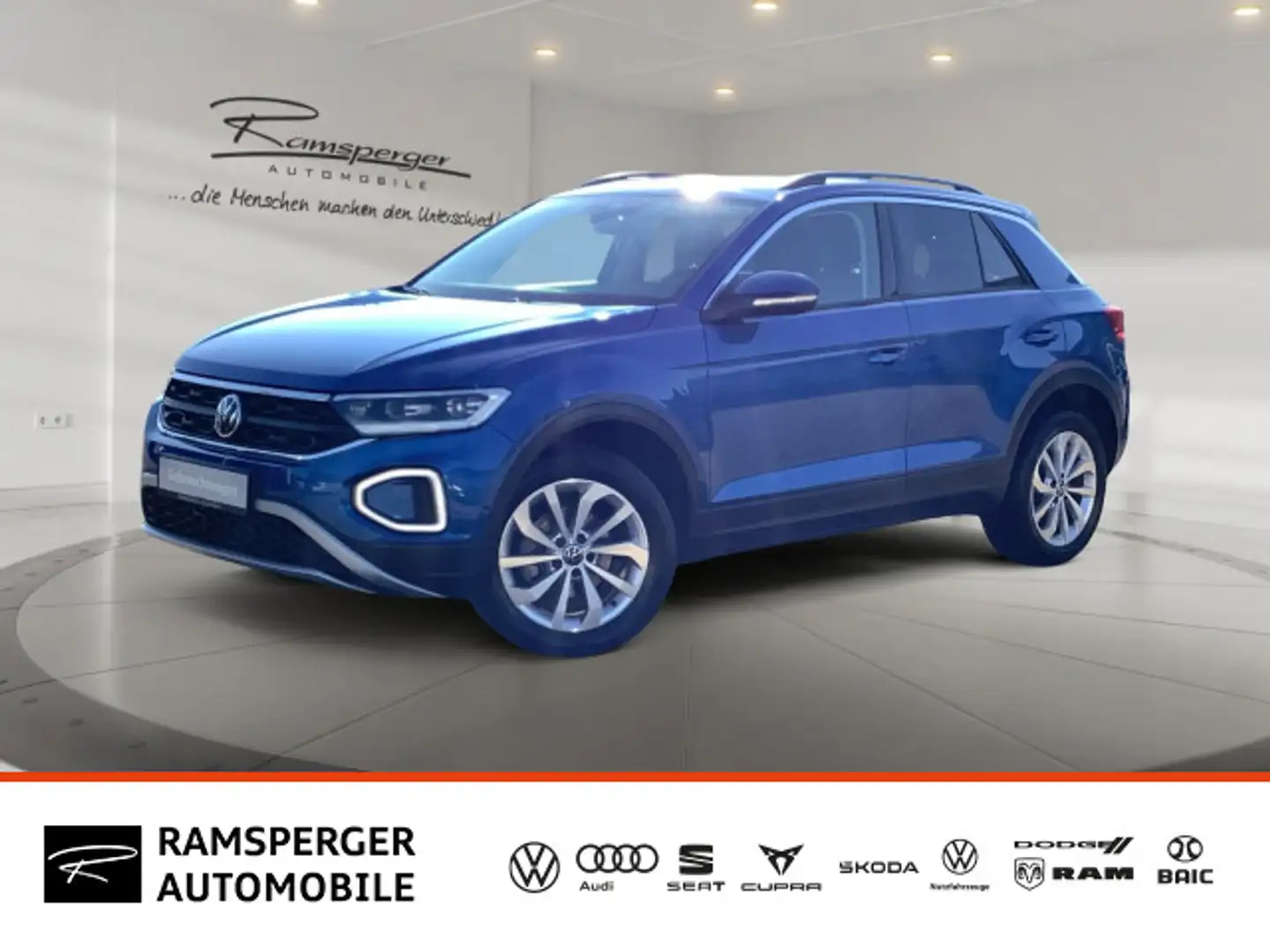Volkswagen T-Roc T-ROC 1.5 TSI DSG Life ACC LED APP Climatronic P Blau - 1