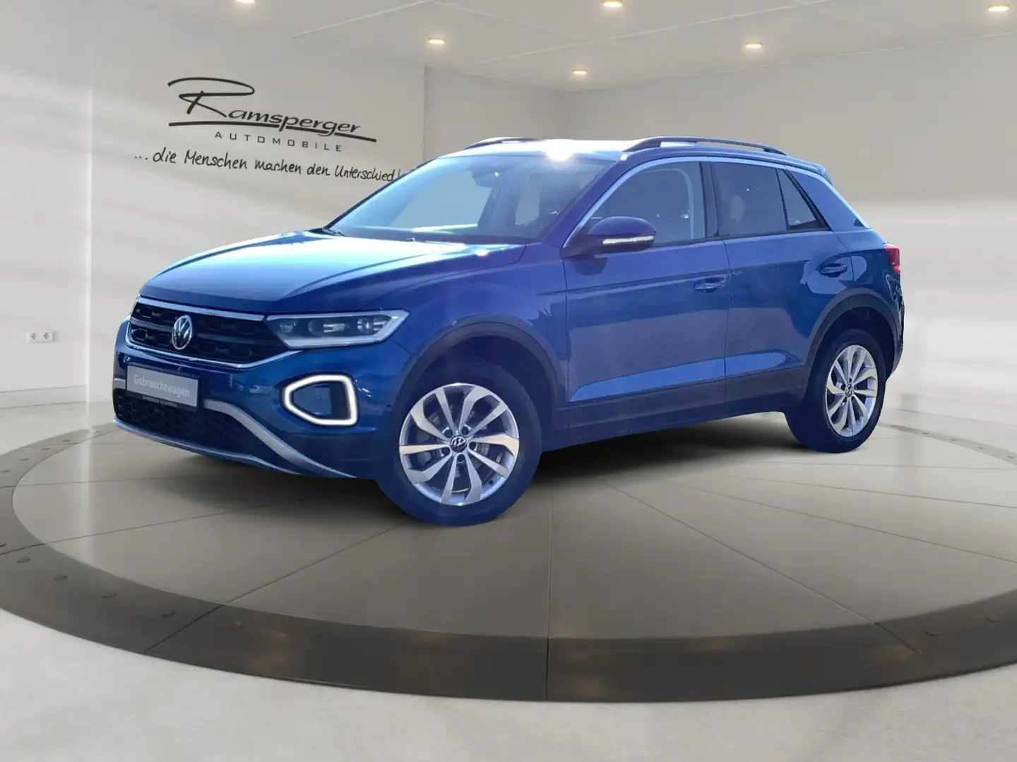 Volkswagen T-Roc T-ROC 1.5 TSI DSG Life ACC LED APP Climatronic P Blau - 2