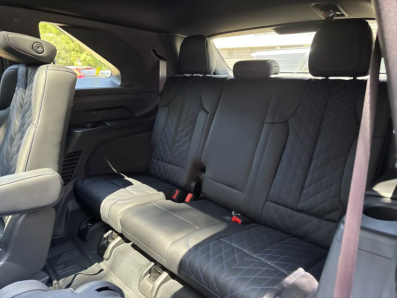 Cadillac Escalade photo Cadillac Escalade