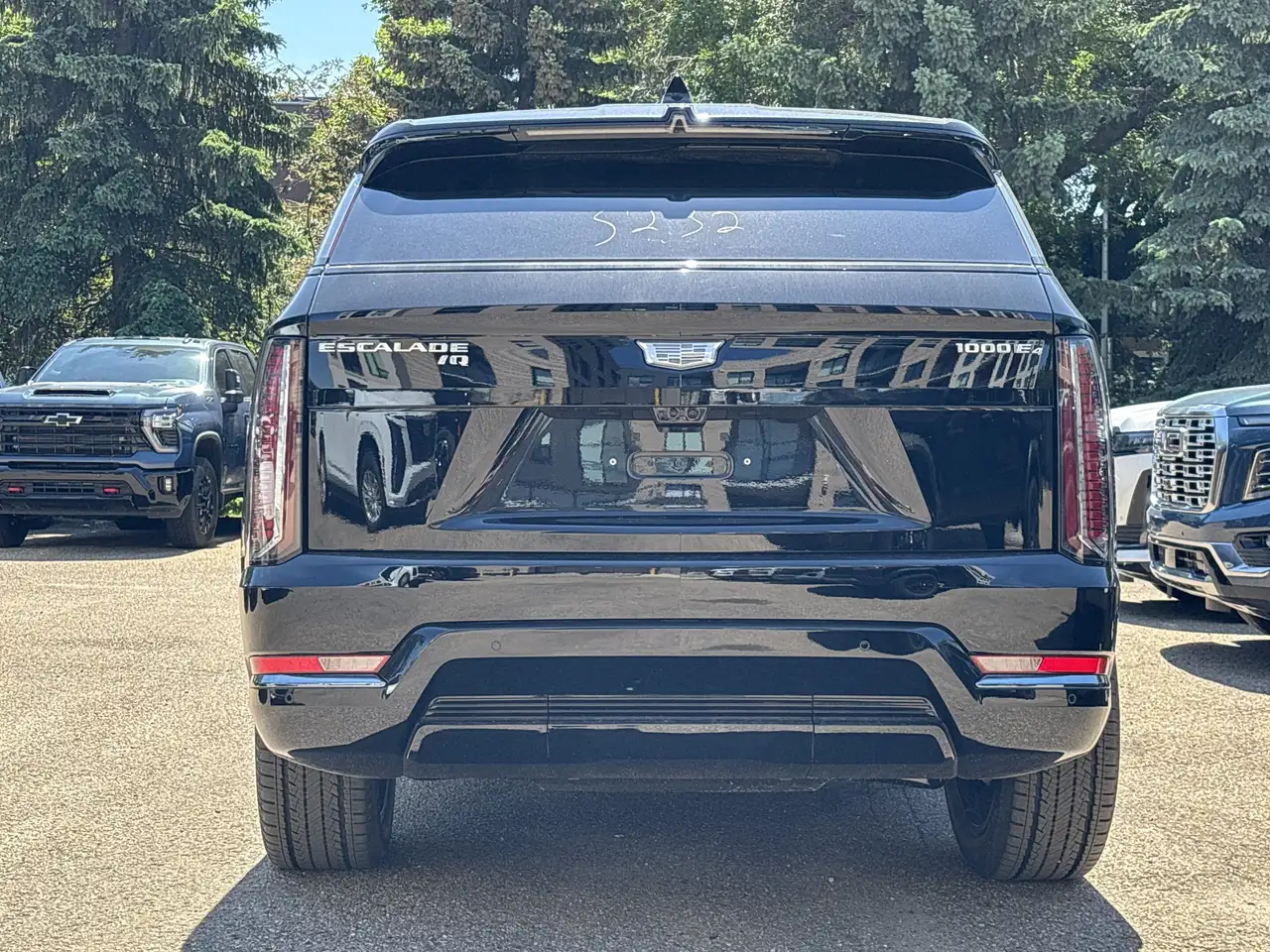 Cadillac Escalade photo Cadillac Escalade