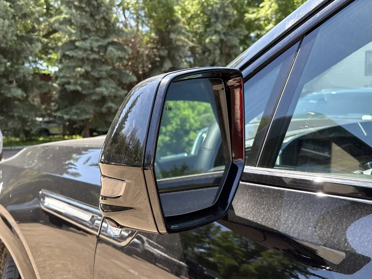 Cadillac Escalade photo Cadillac Escalade