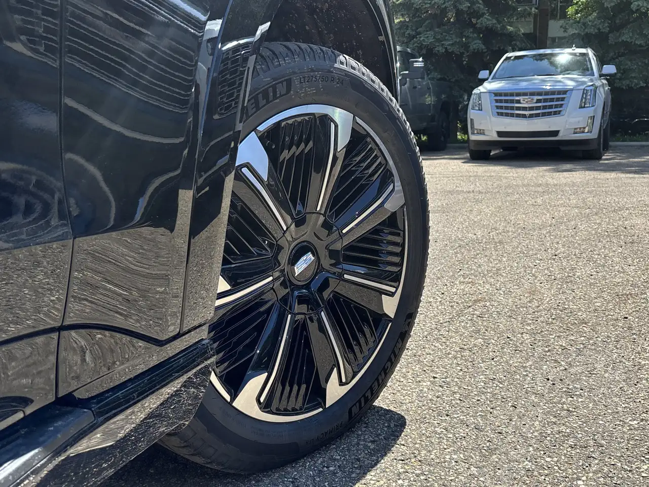 Cadillac Escalade photo Cadillac Escalade