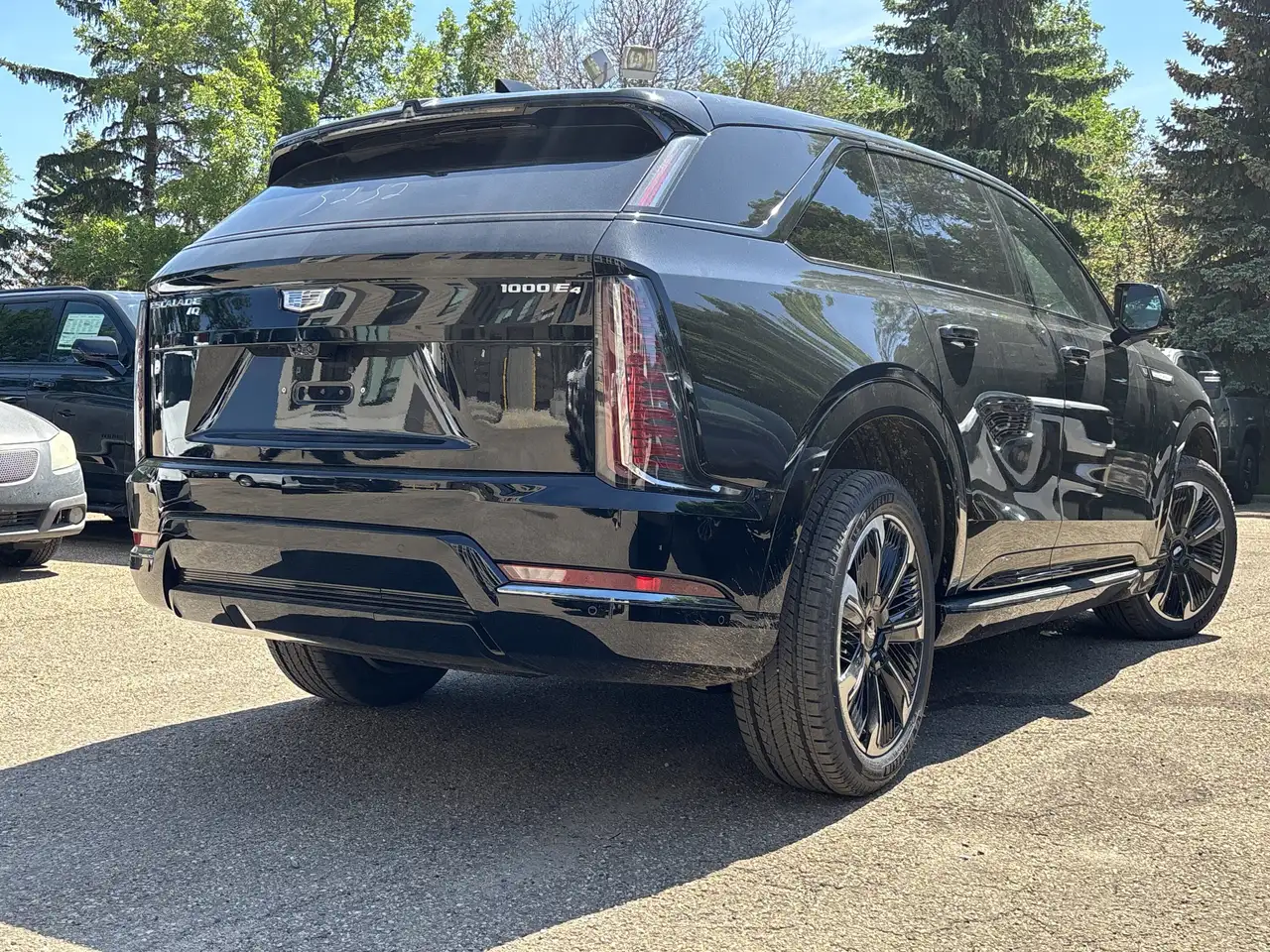 Cadillac Escalade photo Cadillac Escalade