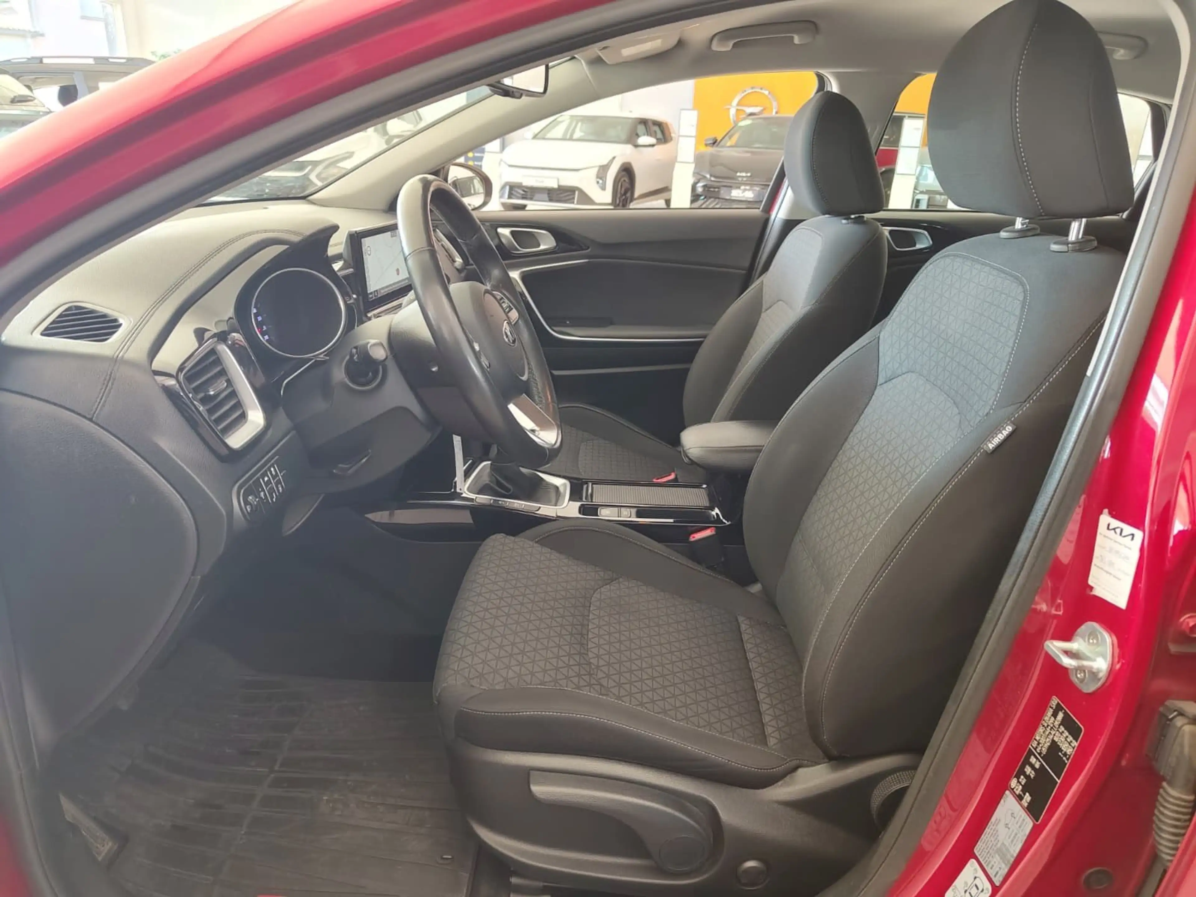 Kia Ceed / cee'd Ceed 1.4 T-GDI Spirit Navi JBL Kamera — photo 8