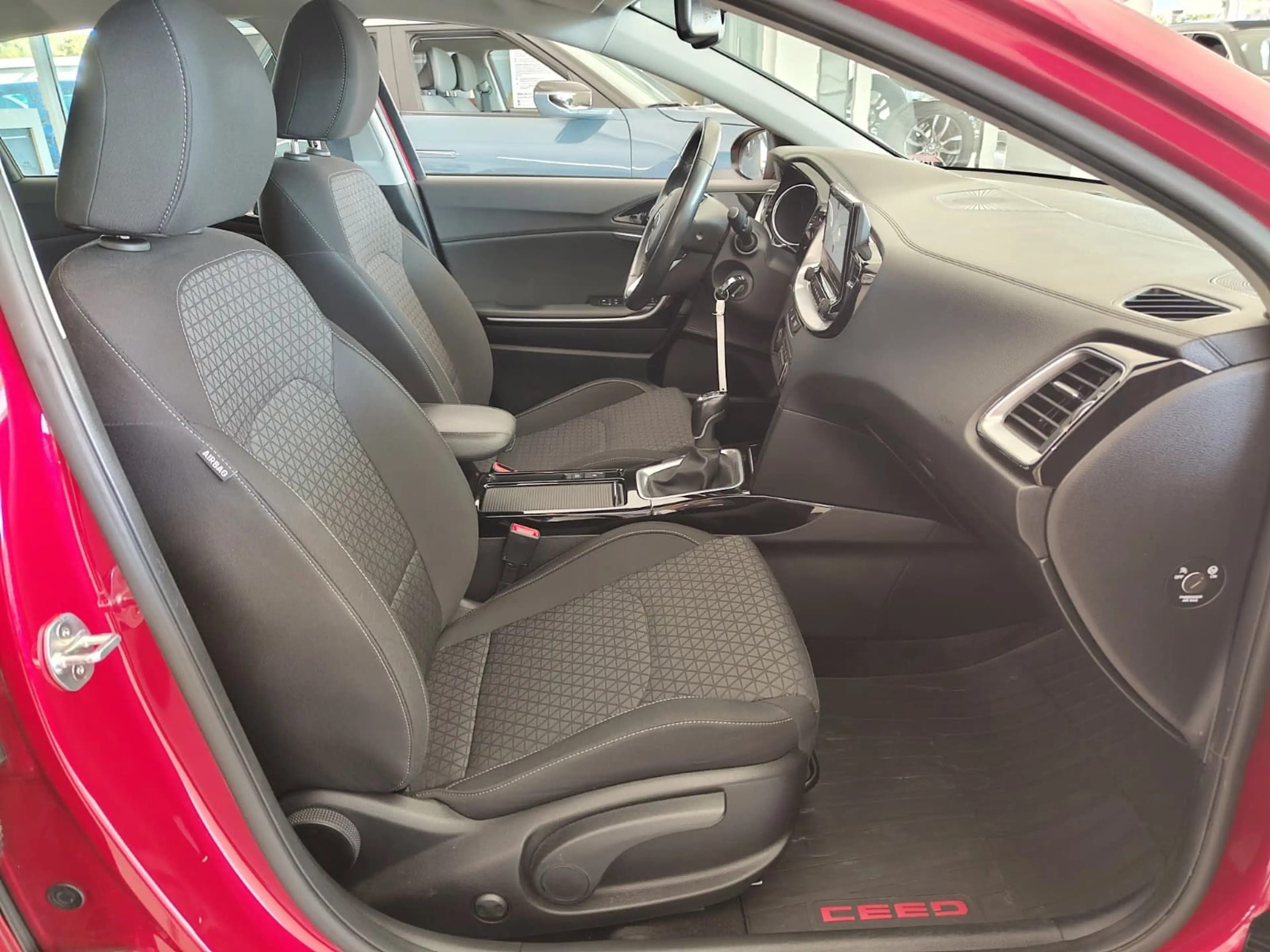 Kia Ceed / cee'd Ceed 1.4 T-GDI Spirit Navi JBL Kamera — photo 12