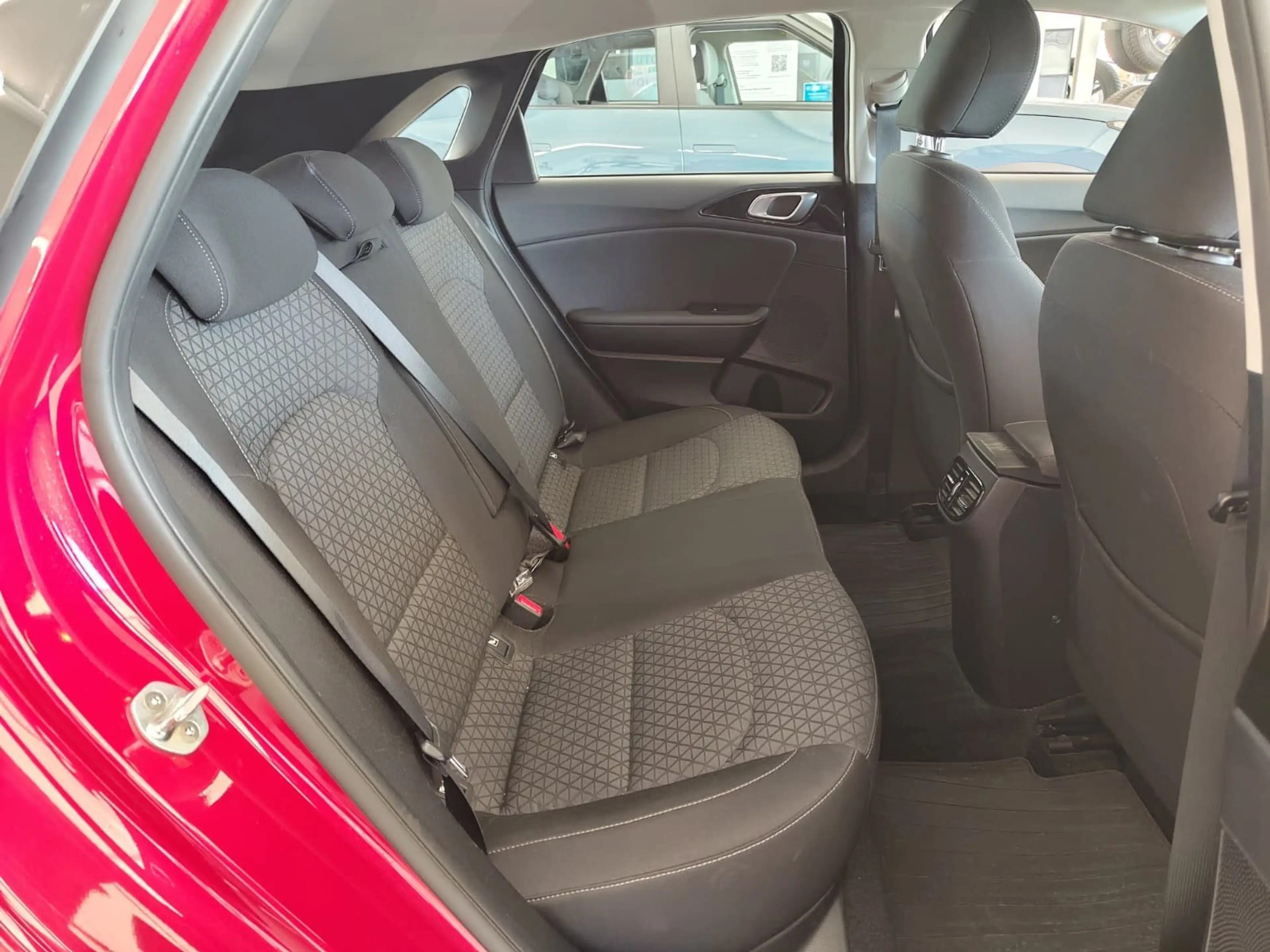 Kia Ceed / cee'd Ceed 1.4 T-GDI Spirit Navi JBL Kamera — photo 11