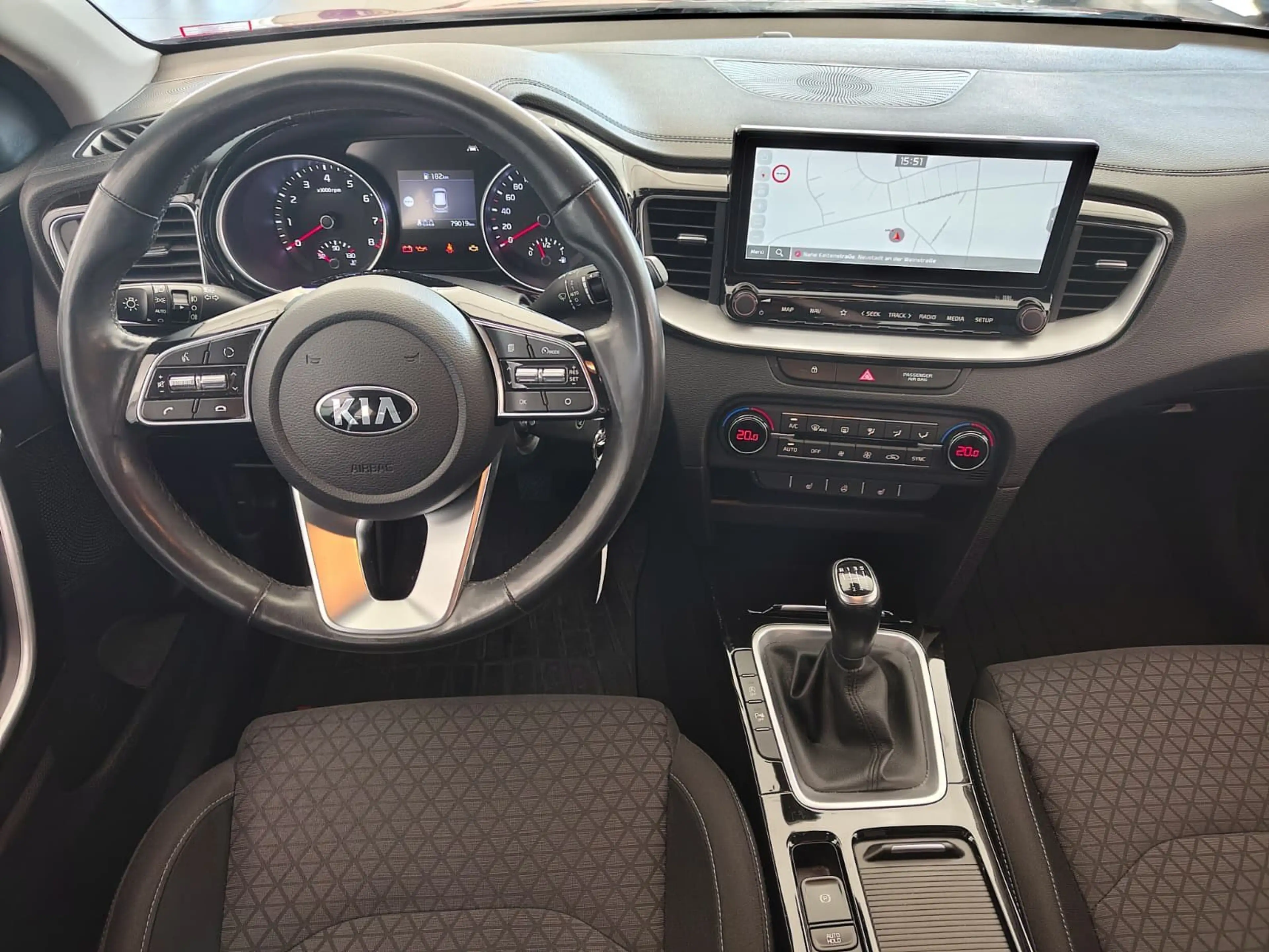 Kia Ceed / cee'd Ceed 1.4 T-GDI Spirit Navi JBL Kamera — photo 14