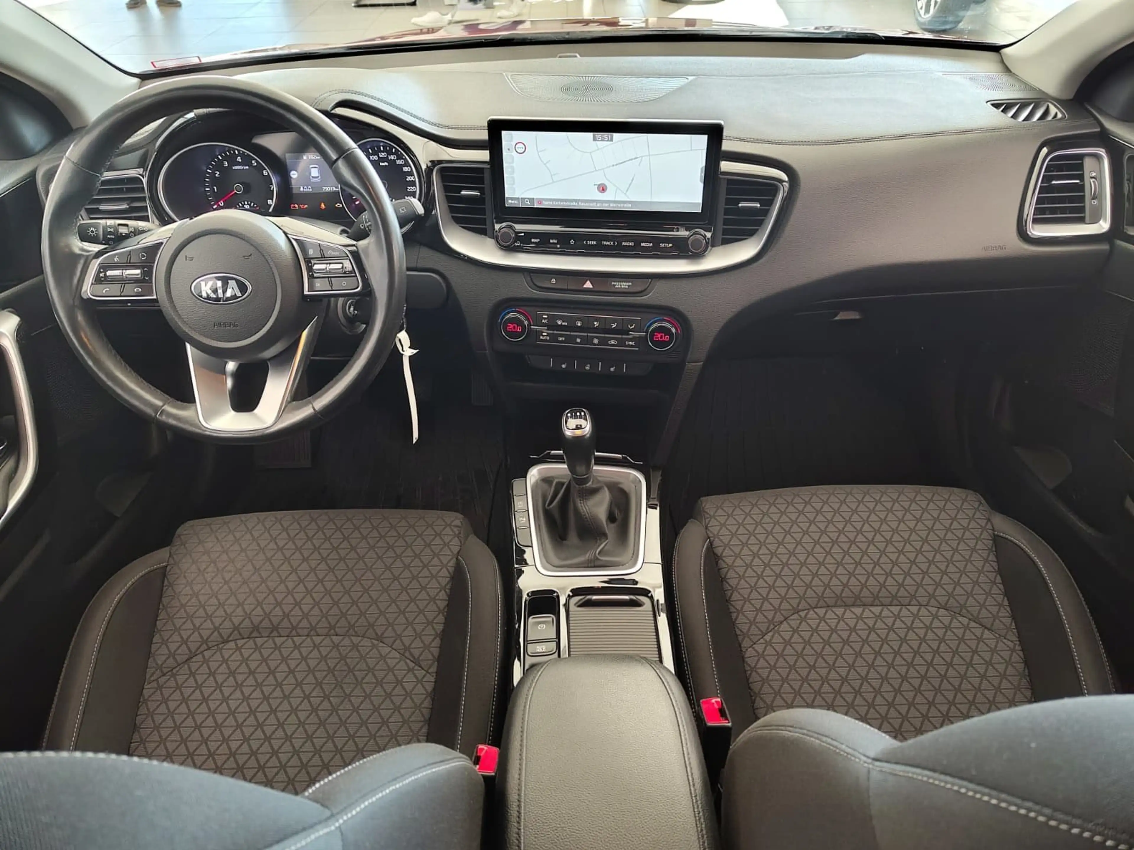 Kia Ceed / cee'd Ceed 1.4 T-GDI Spirit Navi JBL Kamera — photo 13