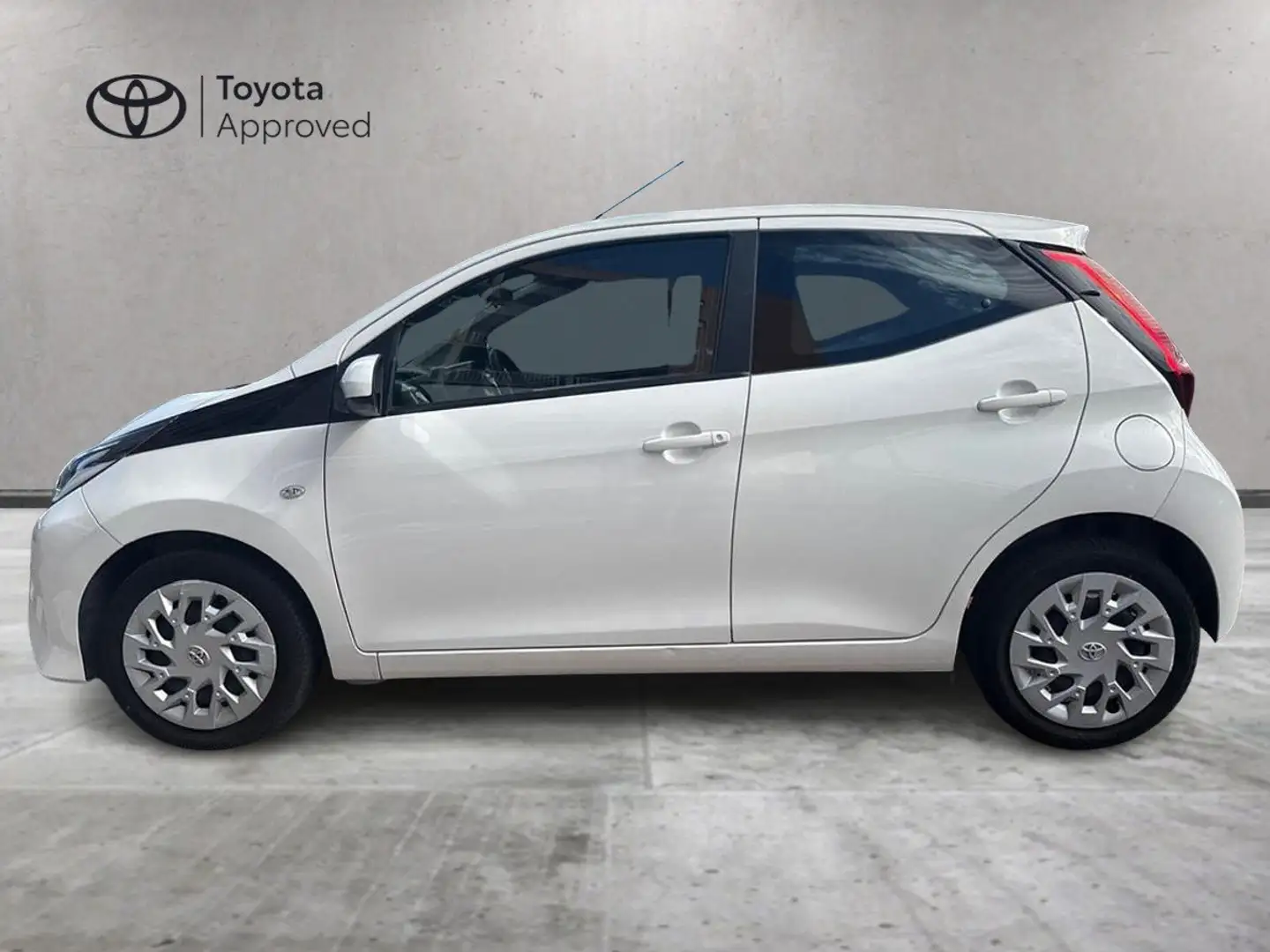 Toyota Aygo Aygo 5p 1.0 x-cool 72cv Weiß - 2