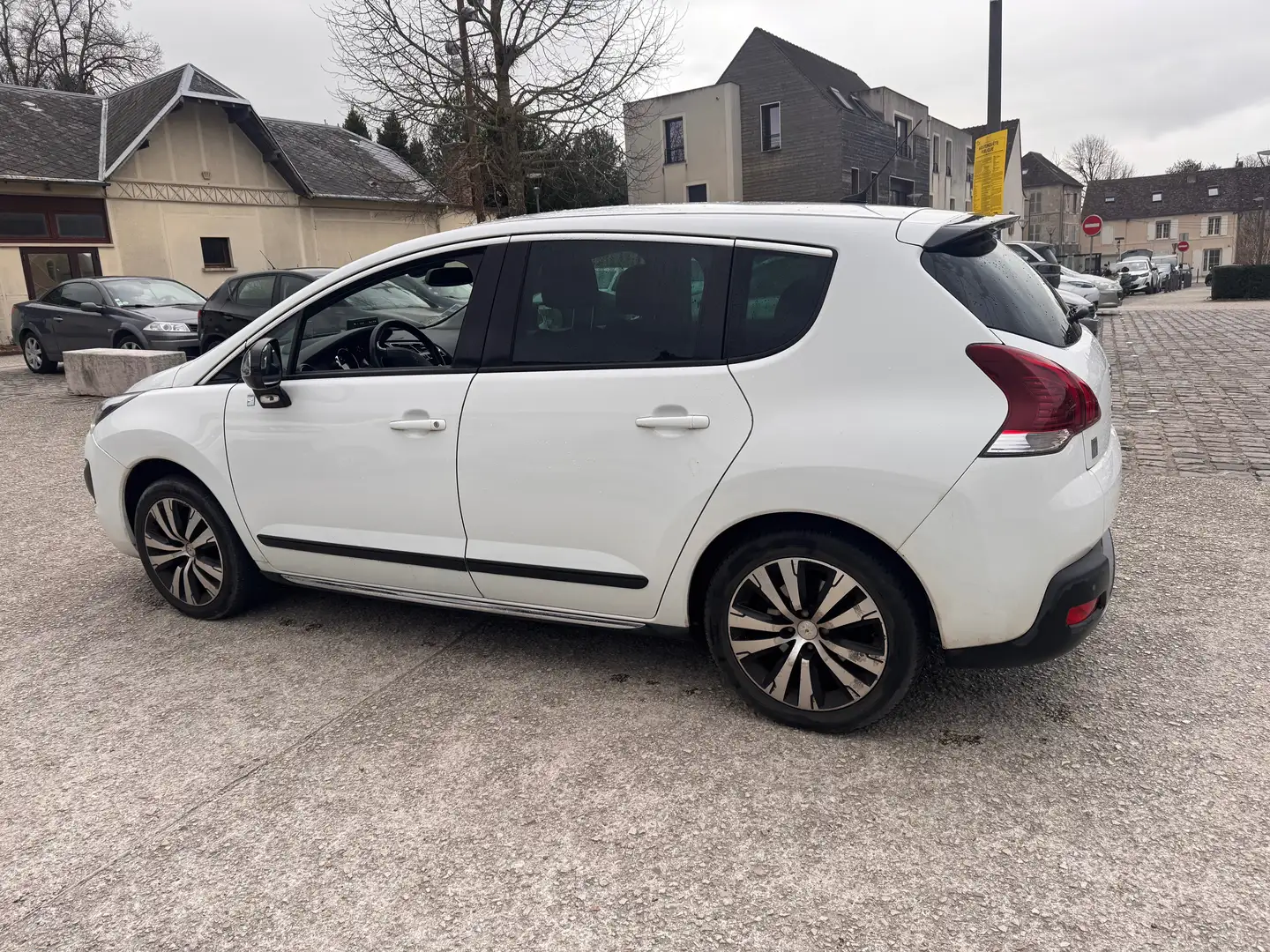 Peugeot 3008 3008 2.0 HDi 16V 163ch FAP Féline A White - 1