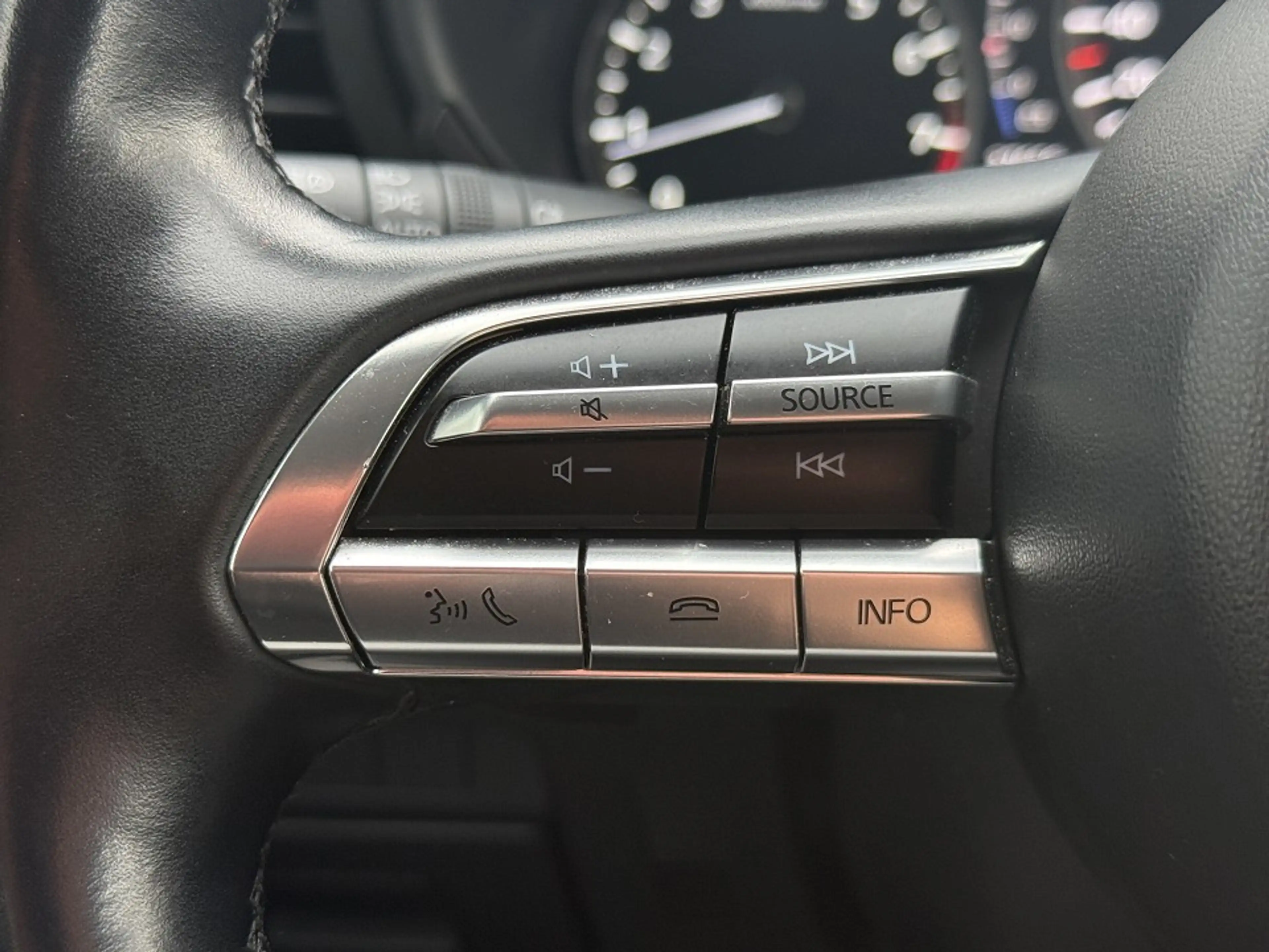 Mazda 3 X 186PS Selection AT+DES-P+PRE-P+ 360°+ACAA+BOSE+M — photo 12