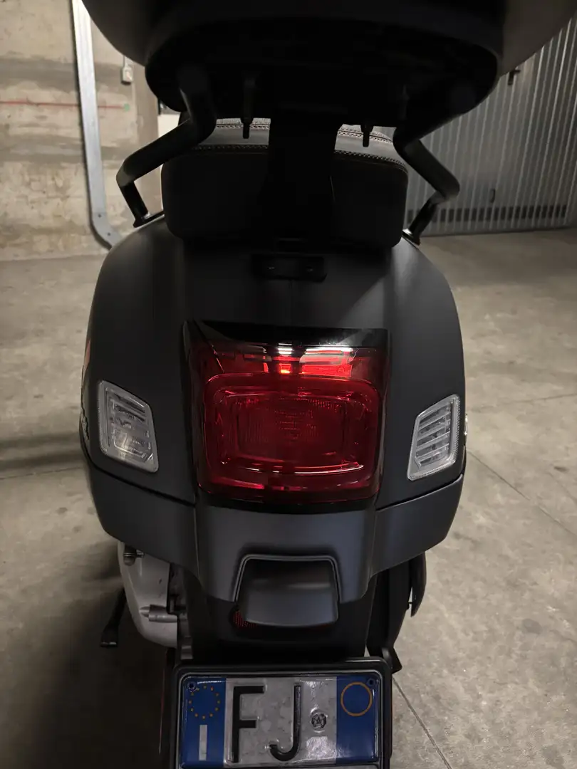 Vespa GTS Super Sport 300 - 2