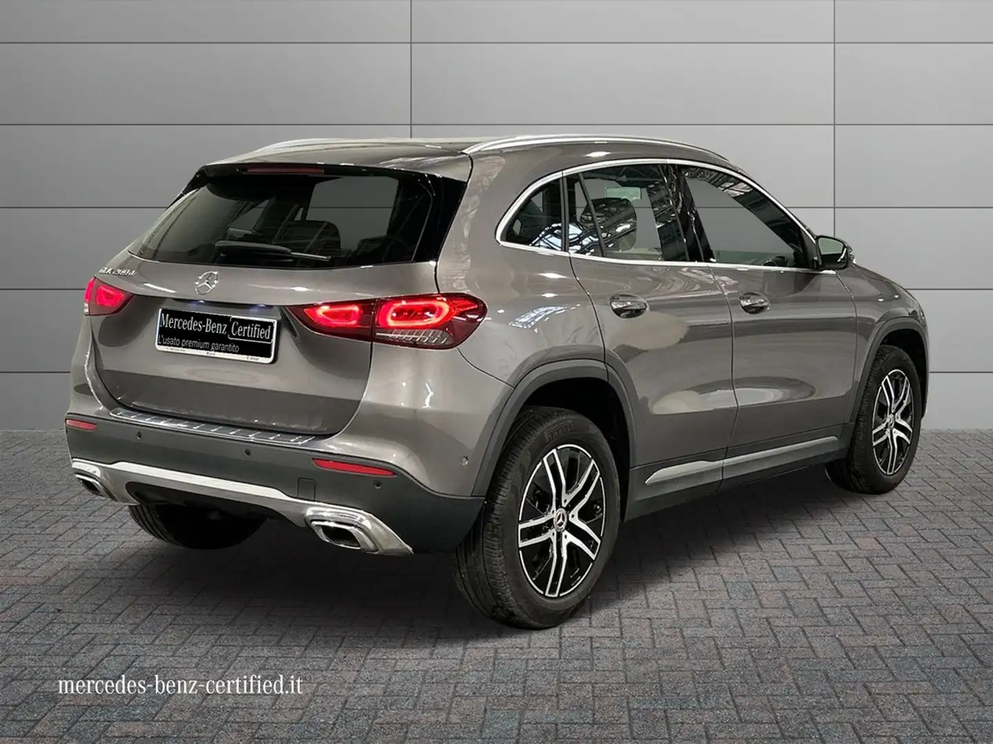 Mercedes-Benz GLA 200 200 d Sport Plus auto Grigio - 2