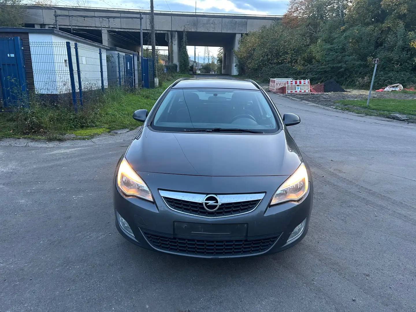 Opel Astra 1.3 DIESEL - Offre valable 24 H Gris - 2
