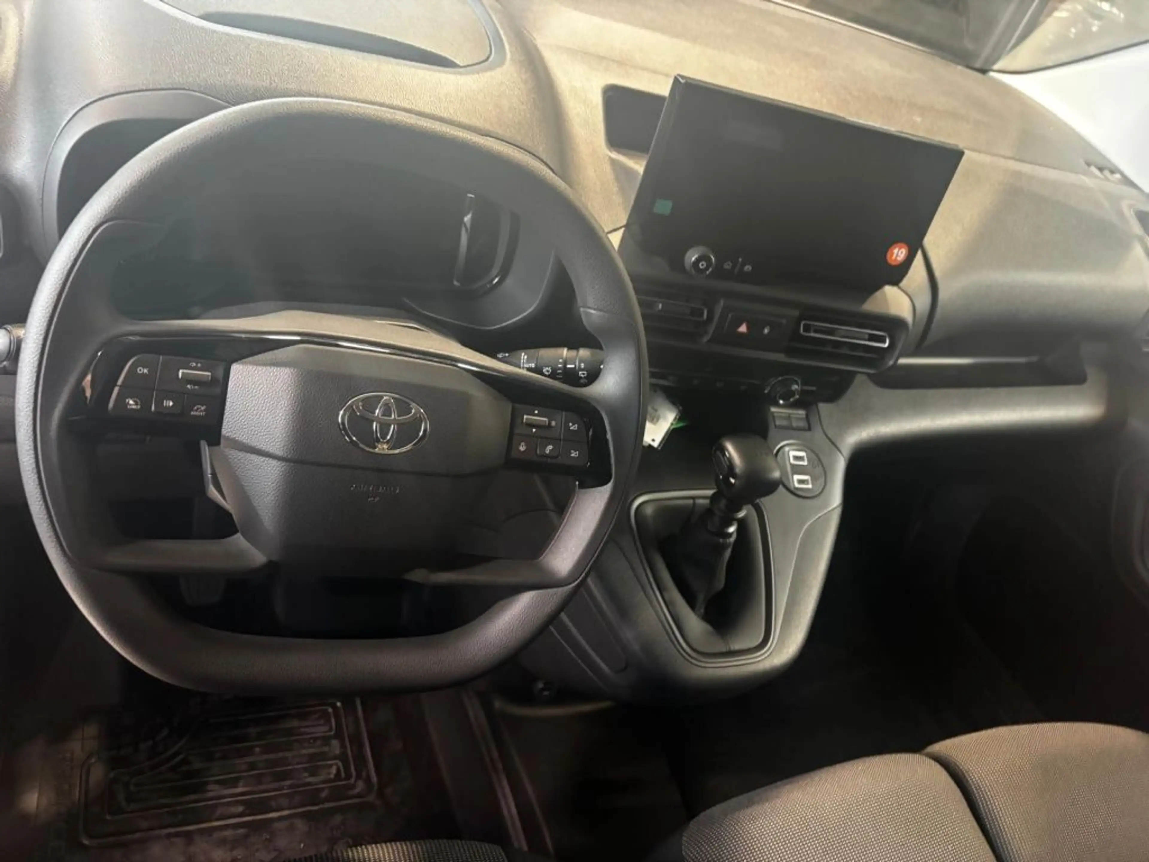 Toyota Proace City L1 1,5-l D-4D S&S Meister (E) — photo 5