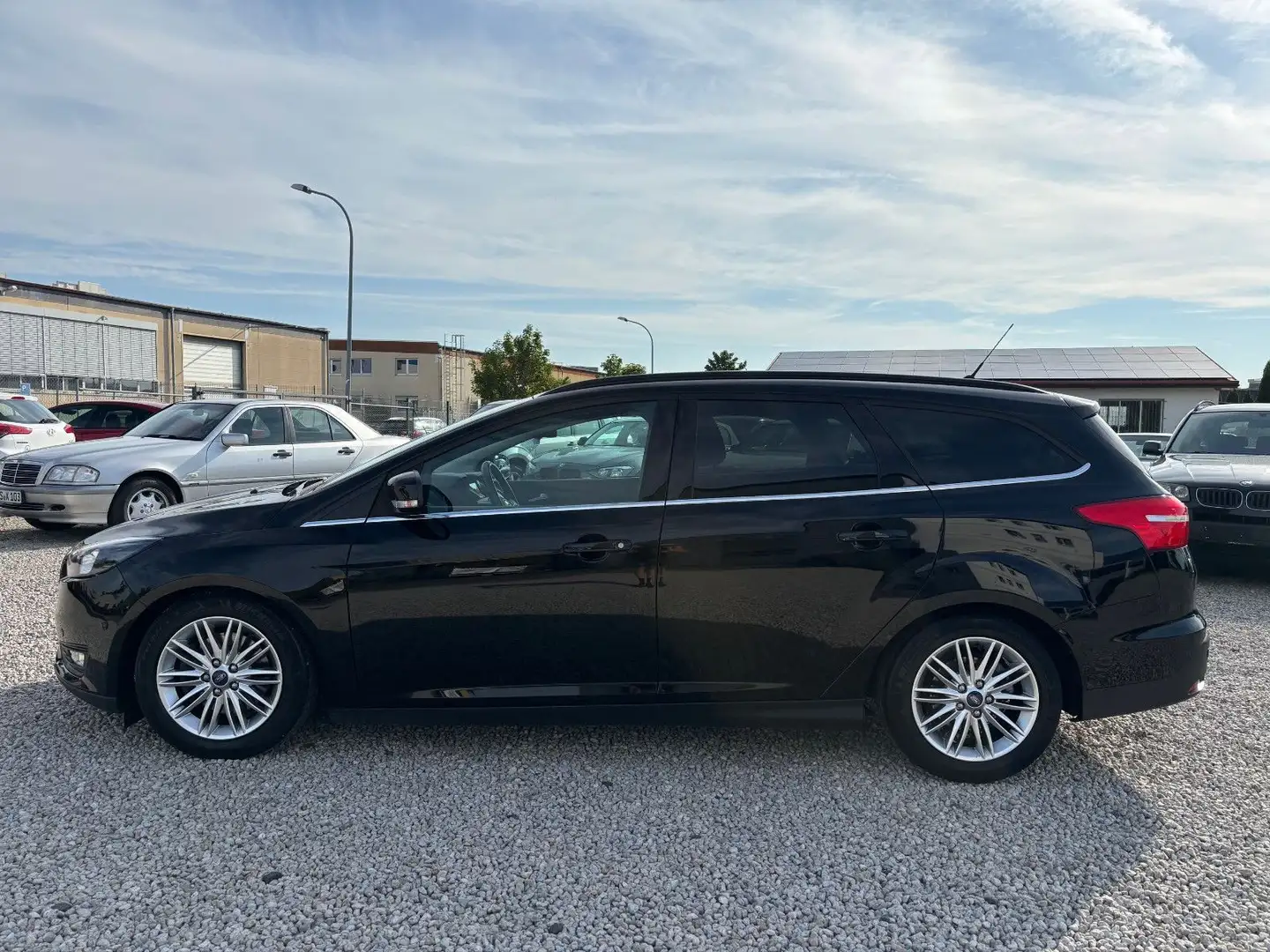Ford Focus Turnier 1.5 EcoBoost Cool & Connect +NAVI+ Schwarz - 2