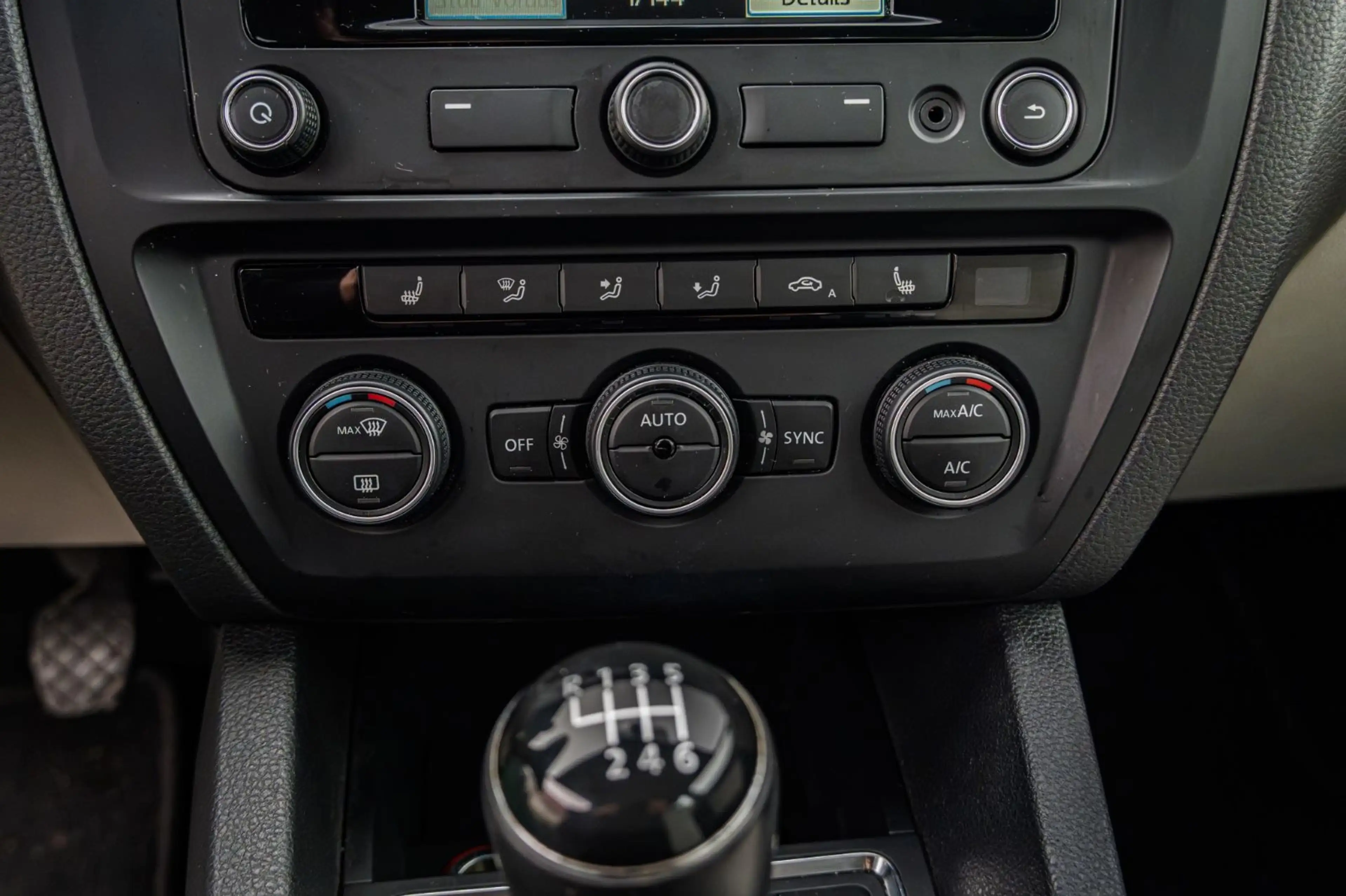 Volkswagen Jetta VI Basis BMT/ PDC/ Start-Stop/ Sitzheizung — photo 12