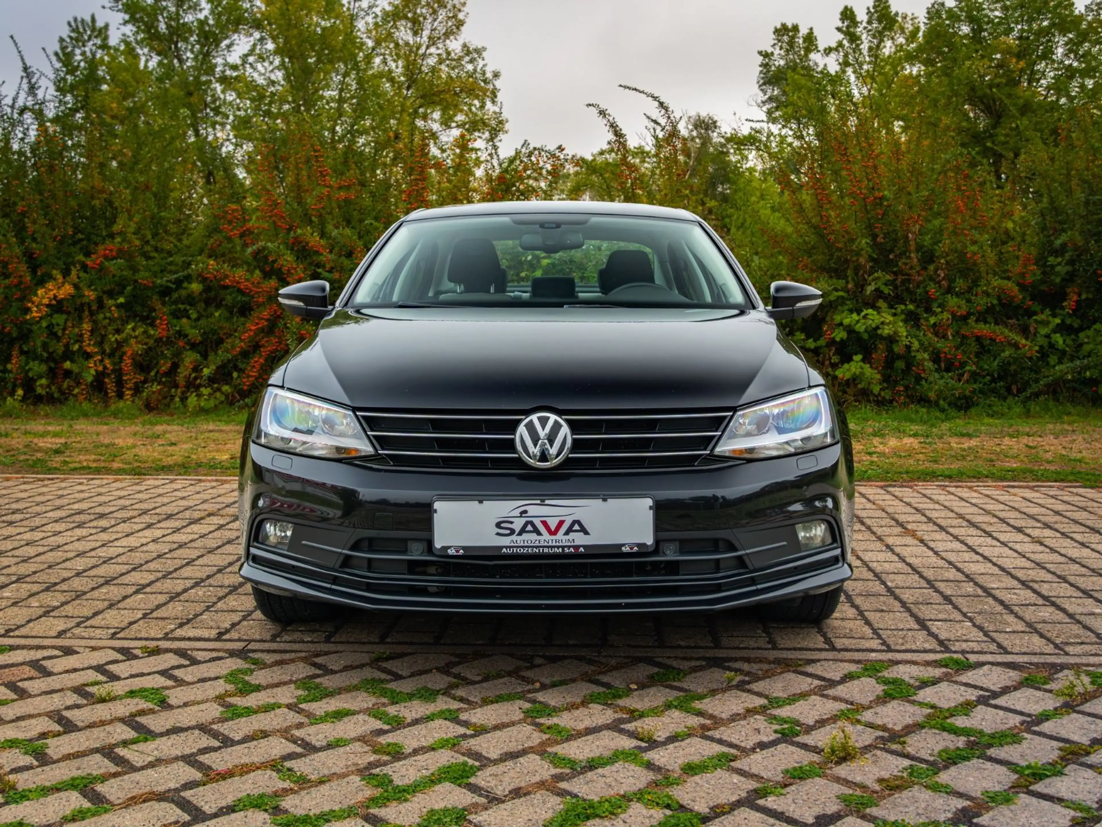 Volkswagen Jetta VI Basis BMT/ PDC/ Start-Stop/ Sitzheizung — photo 2