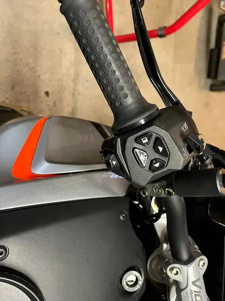 Moto Guzzi V 100 - foto 5