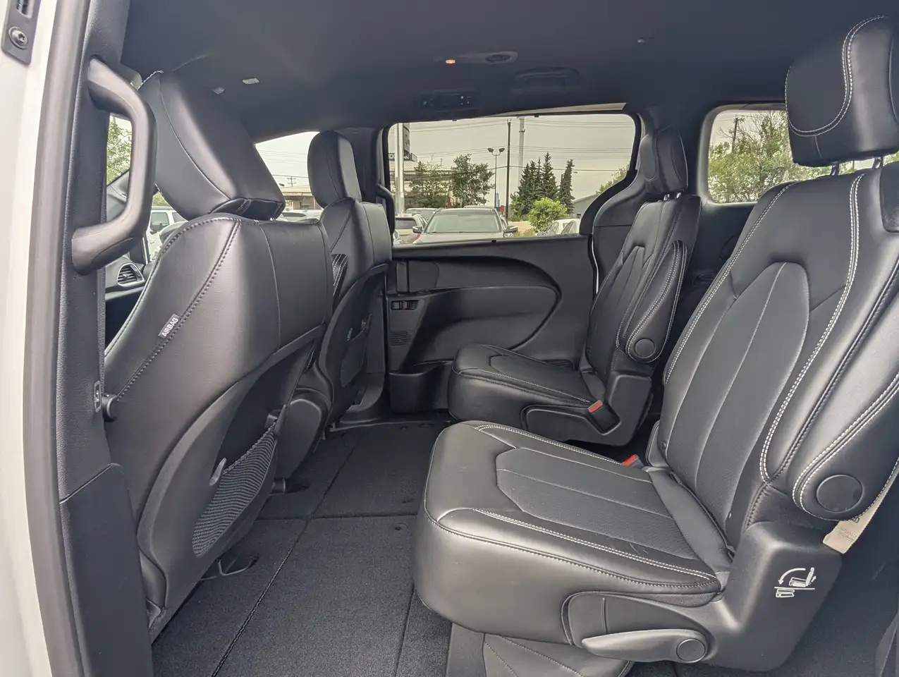 Chrysler Grand Caravan снимка Chrysler Grand Caravan