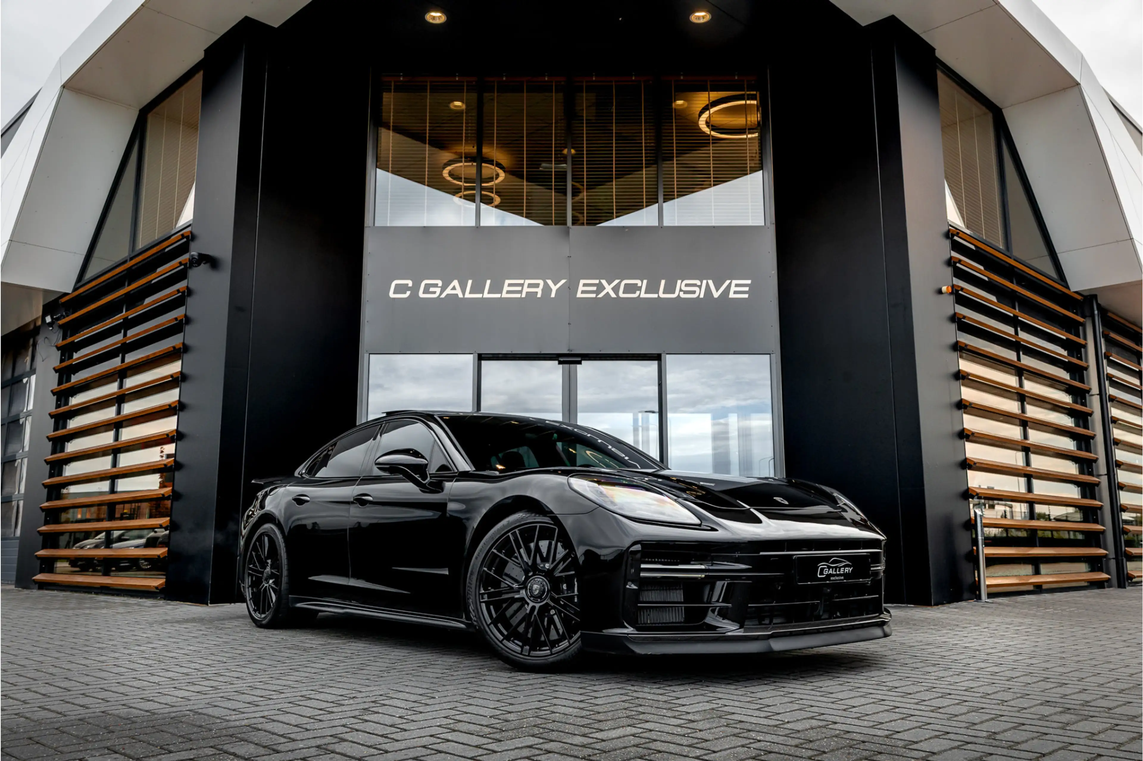 Porsche Panamera 4.0 Turbo S E-Hybrid - BTW | Akrapovic | Full PPF