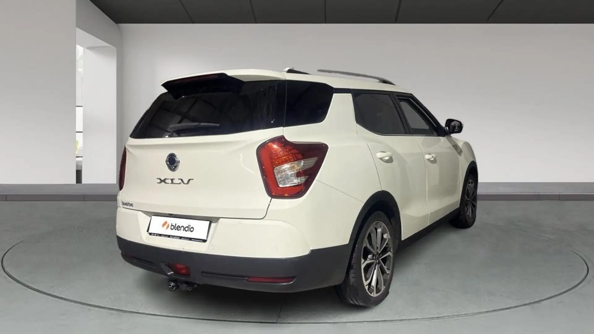 SsangYong XLV 1.6 G16 PREMIUM 128 5P Weiß - 2