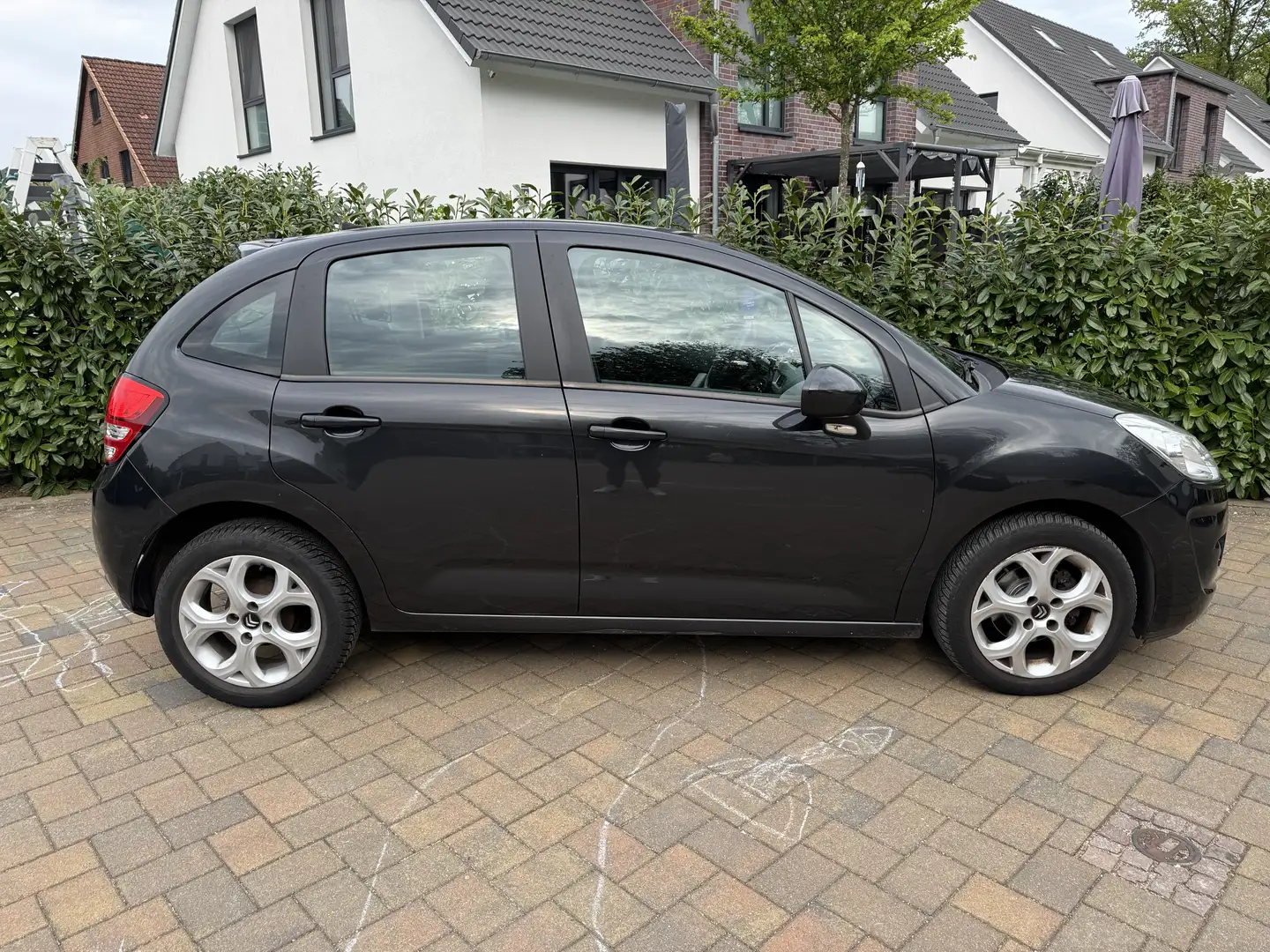 Citroen C3 Tendance * TÜV Neu * Schwarz - 2