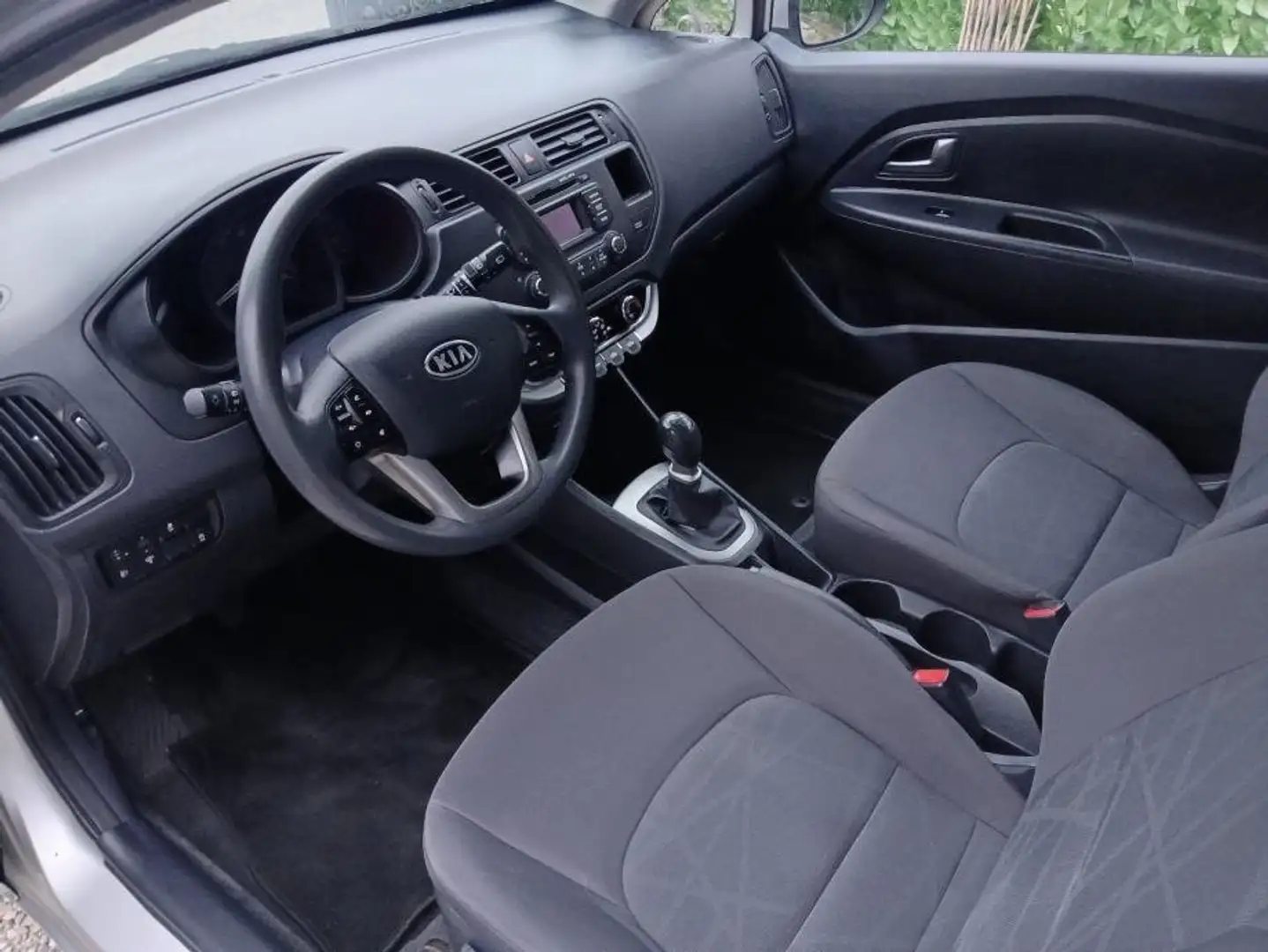 Kia Rio 1.5i 16v LS - 2