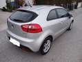 Kia Rio 1.5i 16v LS - thumbnail 4