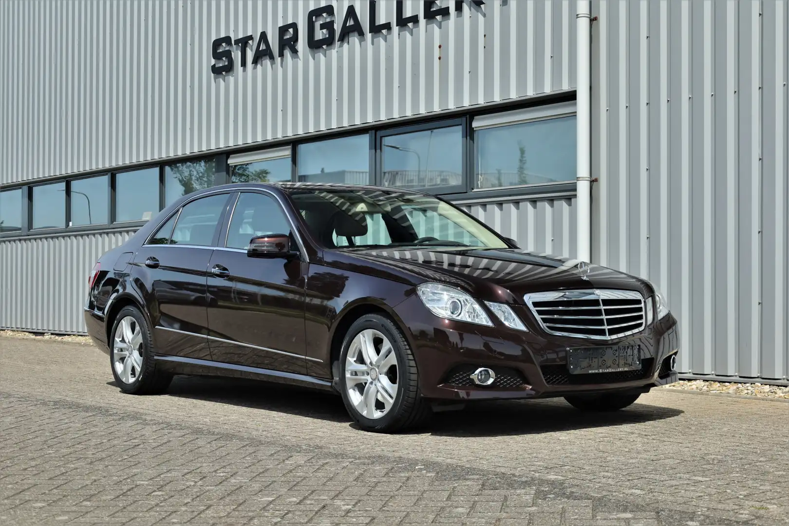 Mercedes-Benz E 350 E Avantgarde 24582km Youngtimer Bruin - 1