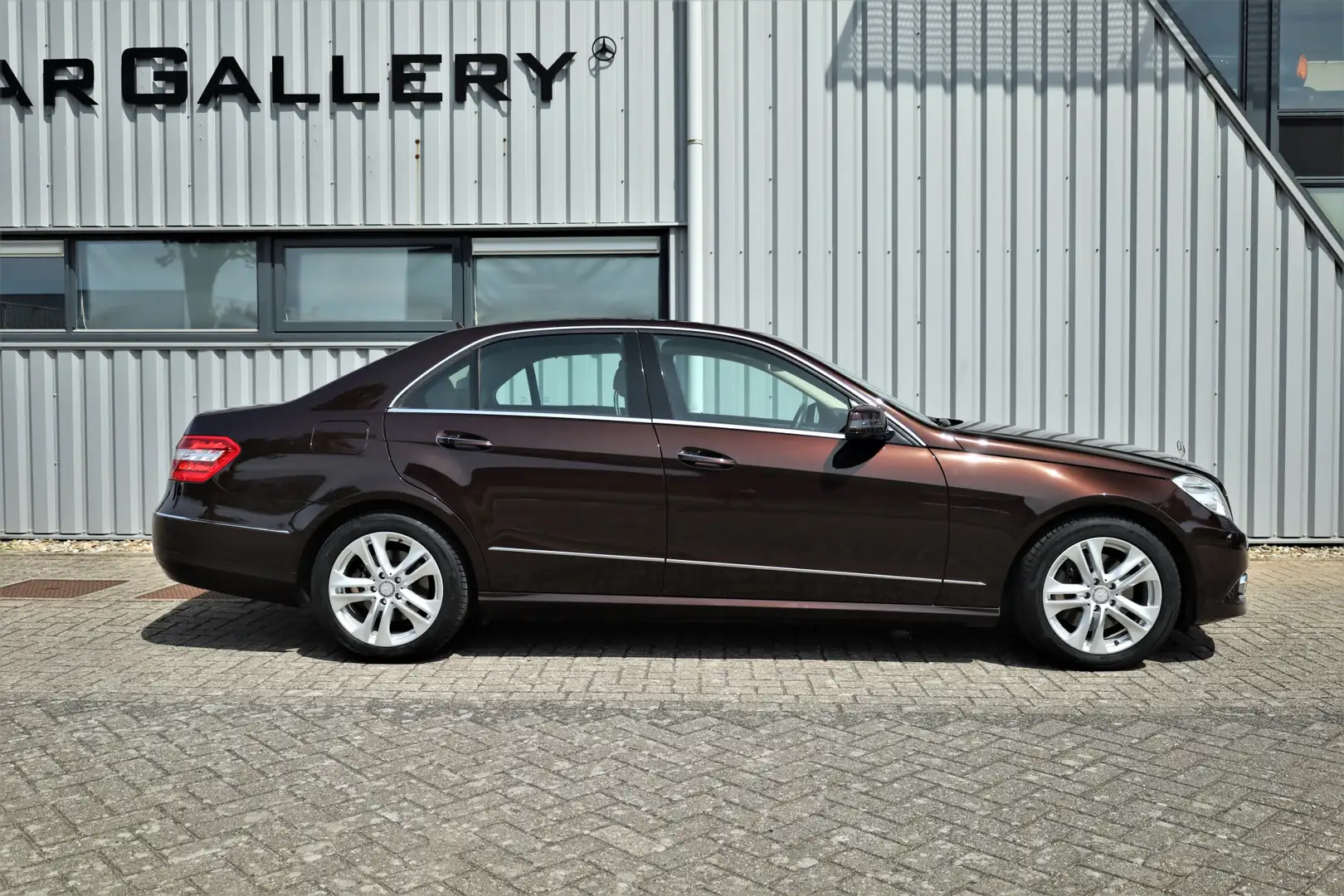 Mercedes-Benz E 350 E Avantgarde 24582km Youngtimer Bruin - 2