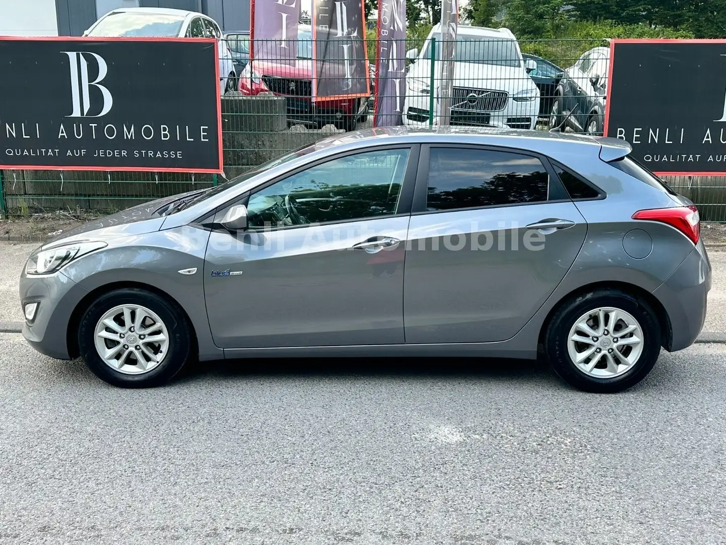 Hyundai i30 Style Blue Drive/PDC/KLIMAAUTOM/MULTI/LIMO Grau - 2