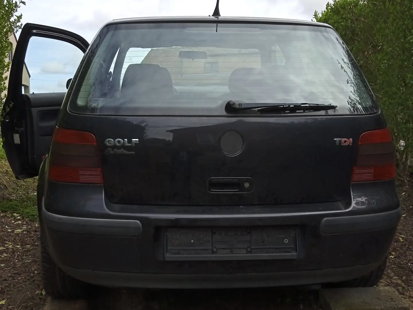 Volkswagen Golf 1.9 TDi 4Motion Base Edition Noir - 1