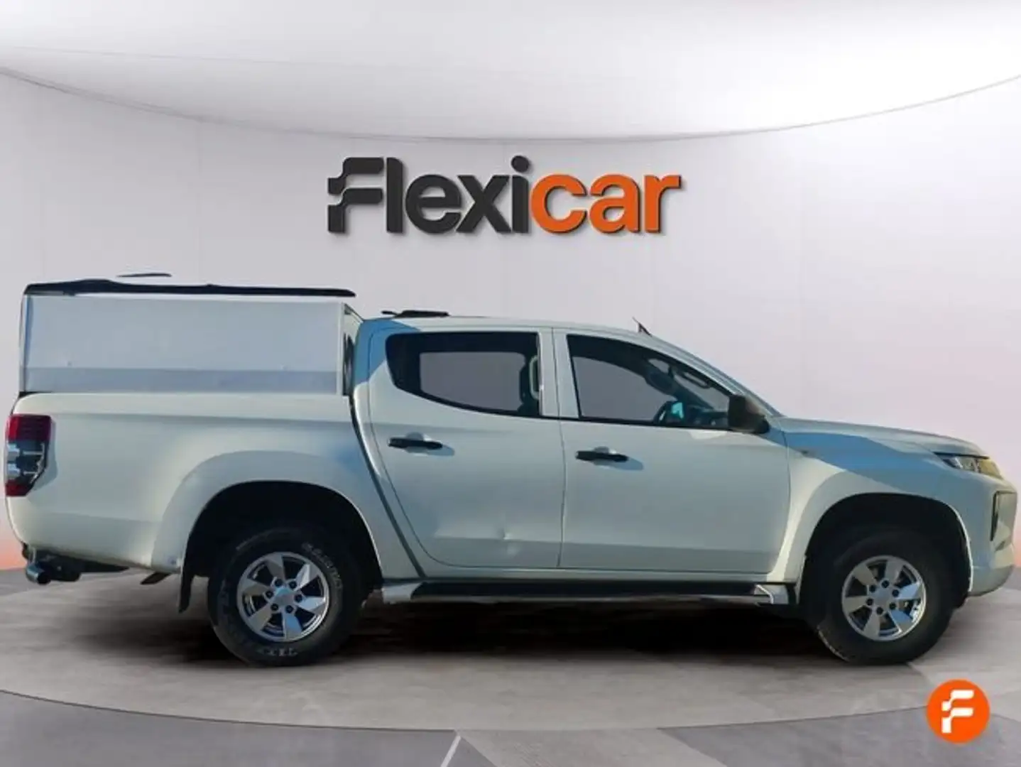 Mitsubishi L200 D/C 300 DI-D Kaiteki Auto - 4P (2021) Blanc - 2