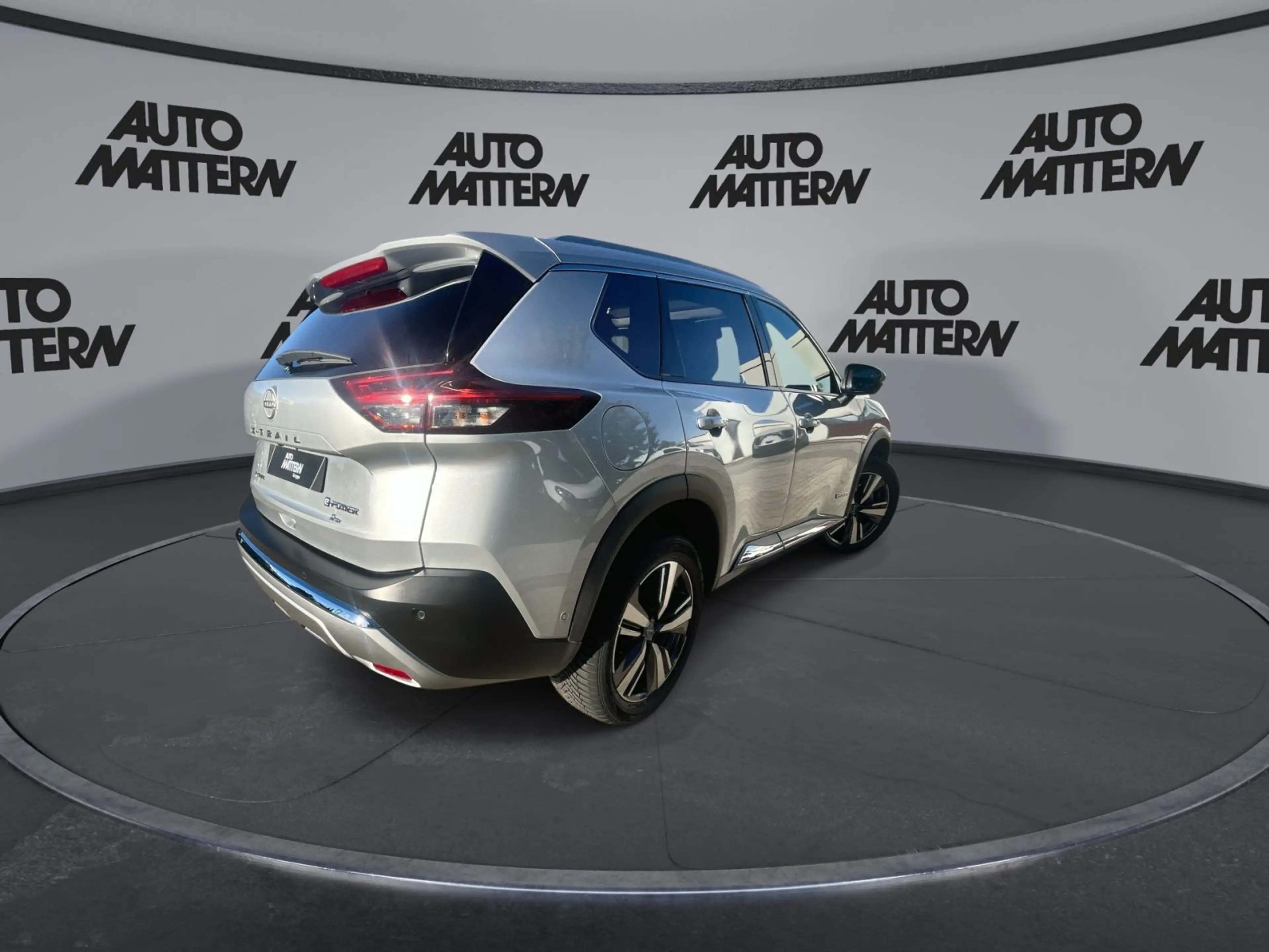 Nissan X-Trail e-Power e-4ORCE Tekna+ *Leder*Panorama — photo 8