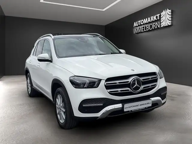 Mercedes-Benz GLE view 2