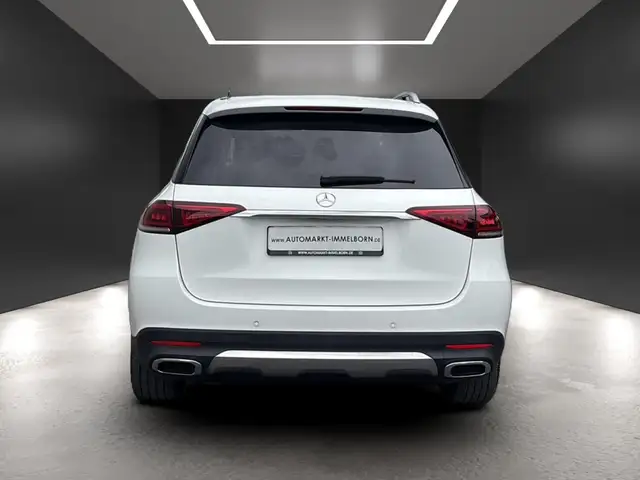 Mercedes-Benz GLE view 9