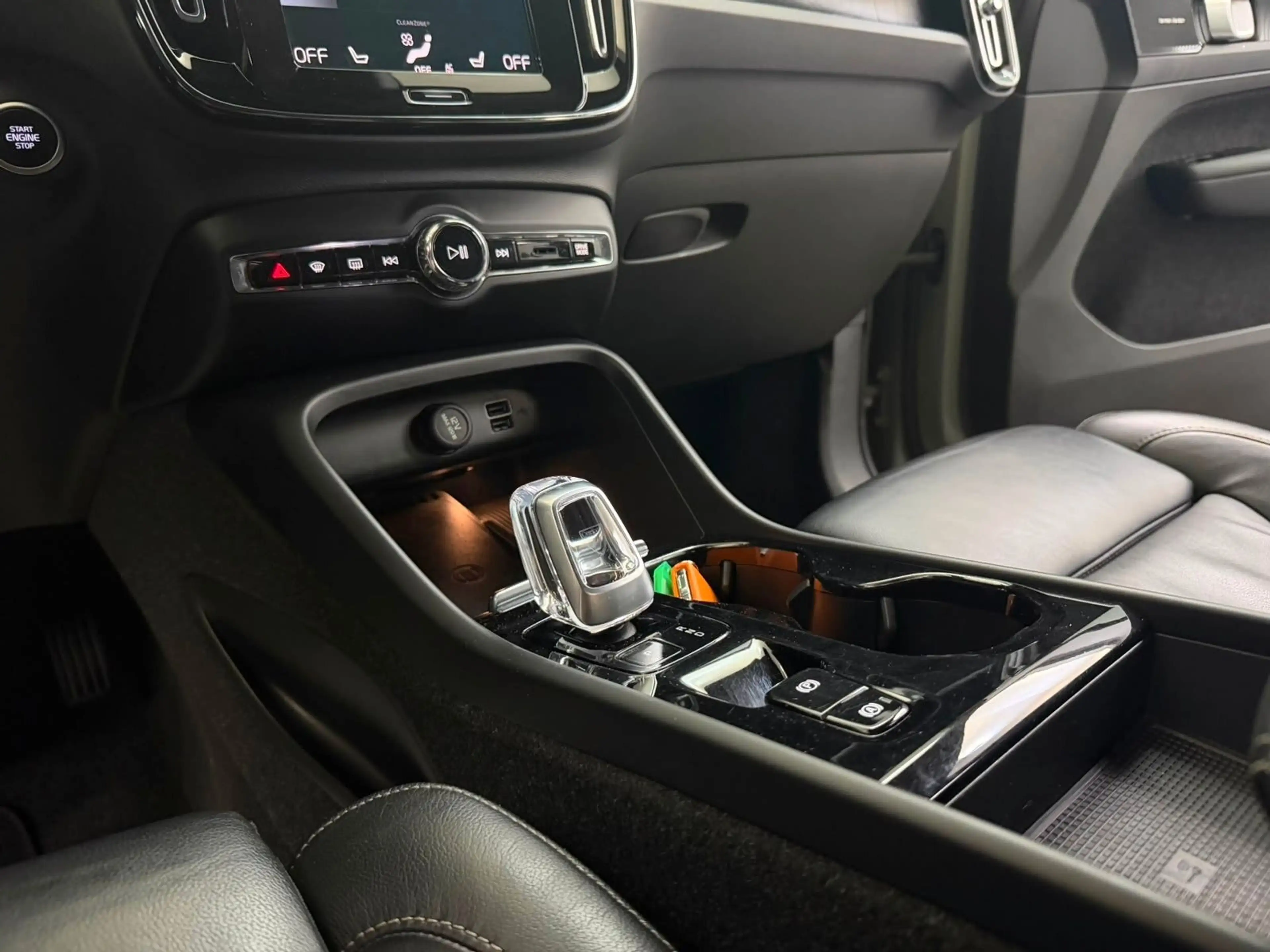 Volvo XC40 T5 Plus Bright Hybrid *20Z*KAM*ACC*LEDER — photo 10
