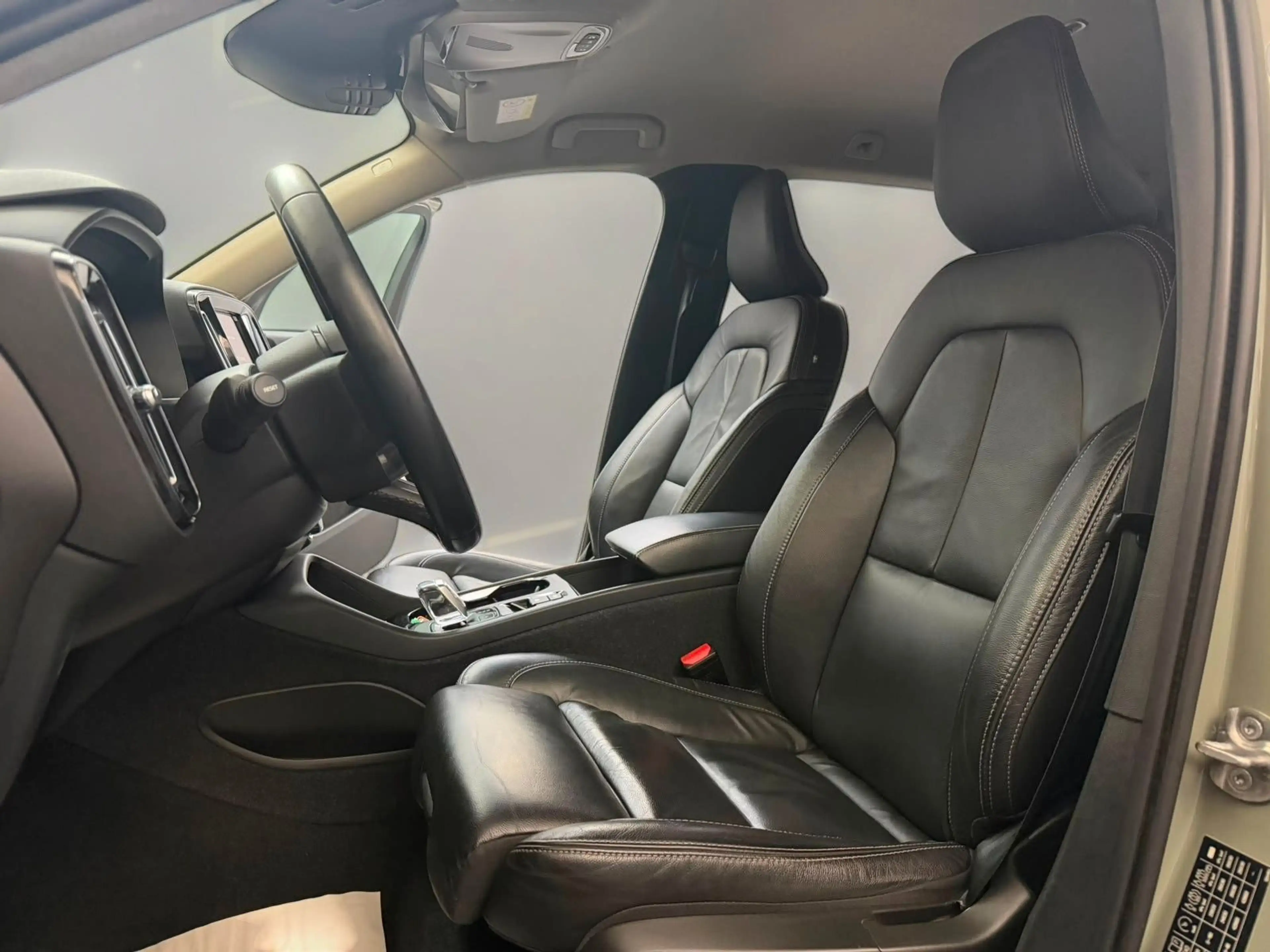 Volvo XC40 T5 Plus Bright Hybrid *20Z*KAM*ACC*LEDER — photo 9