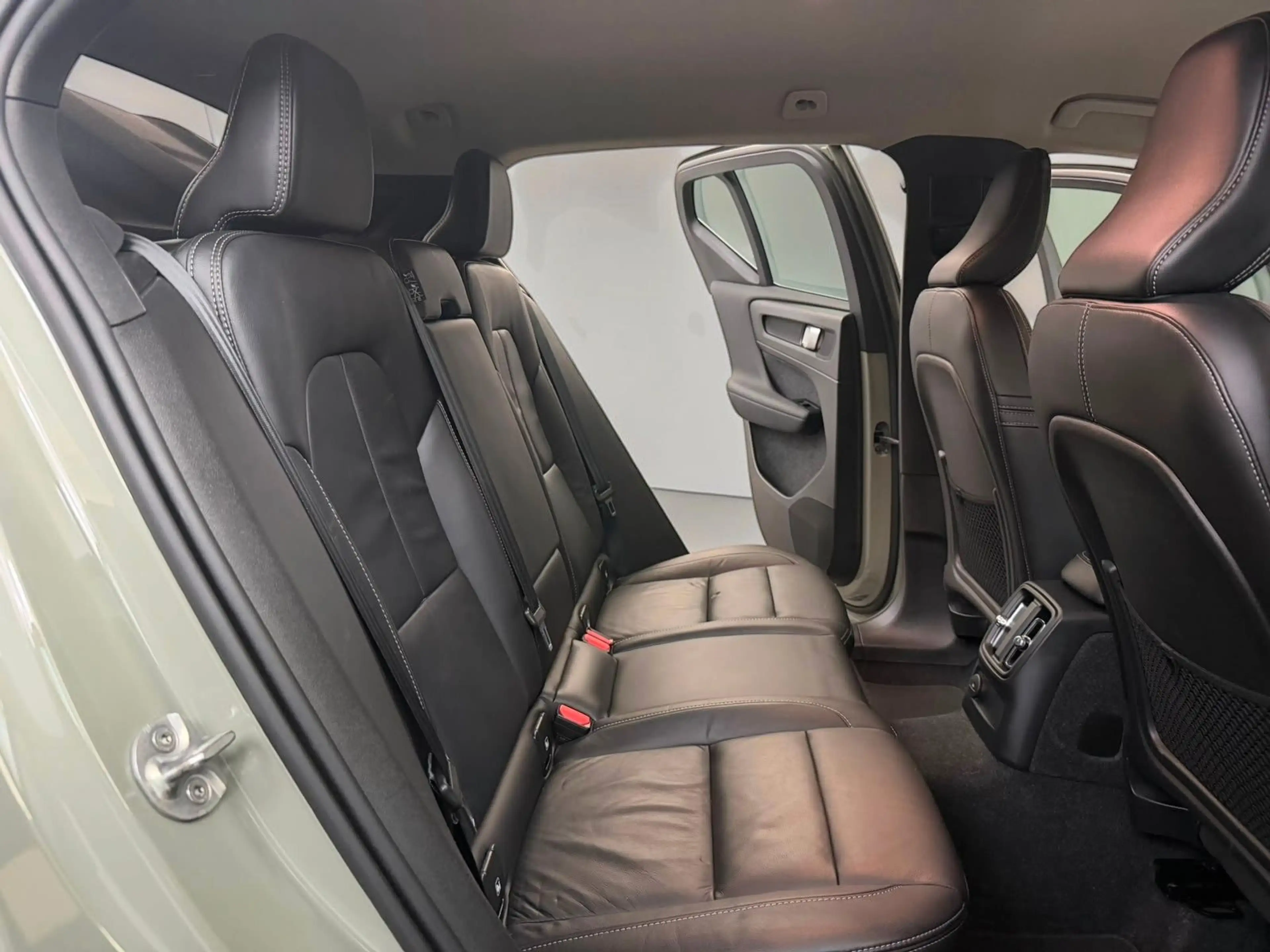 Volvo XC40 T5 Plus Bright Hybrid *20Z*KAM*ACC*LEDER — photo 15