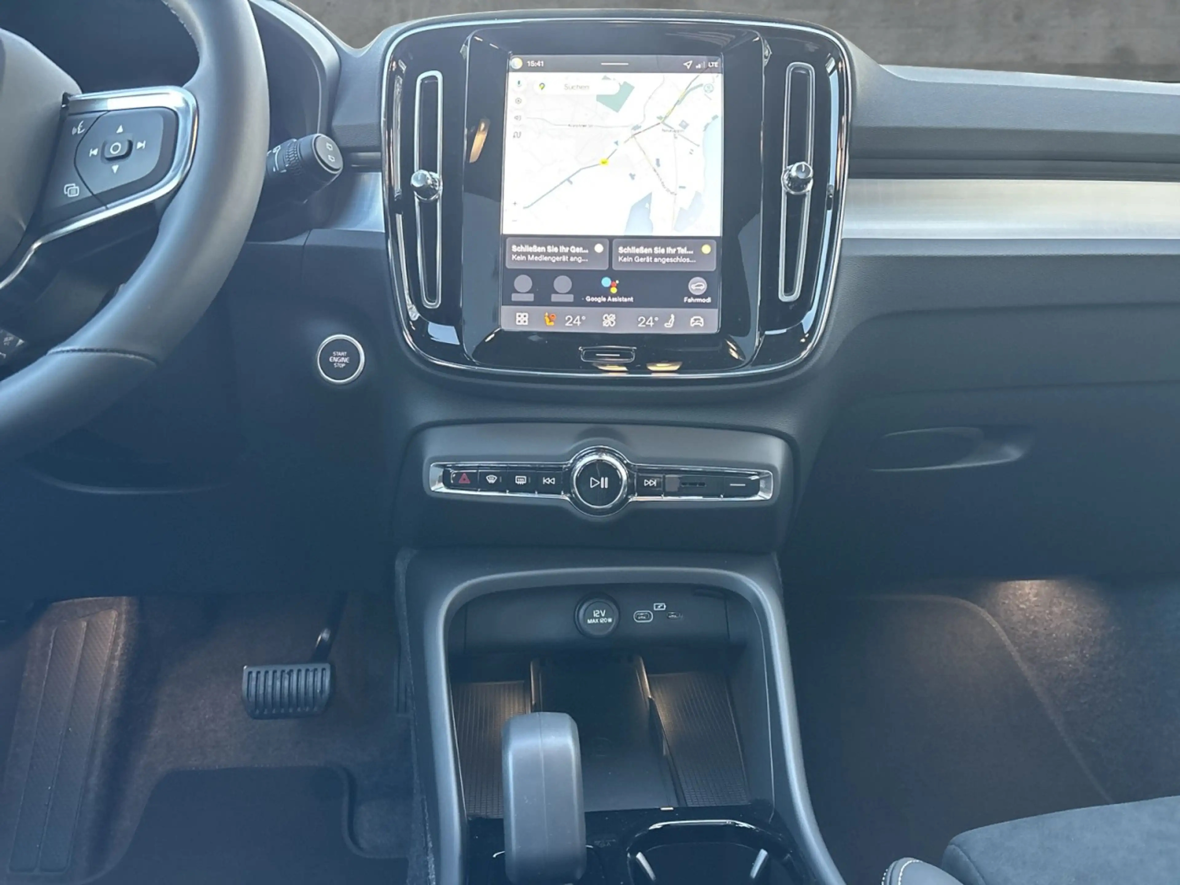 Volvo XC40 B4 2WD Ultra Dark (EURO 6e) Klima Rückfahrkamera — photo 11