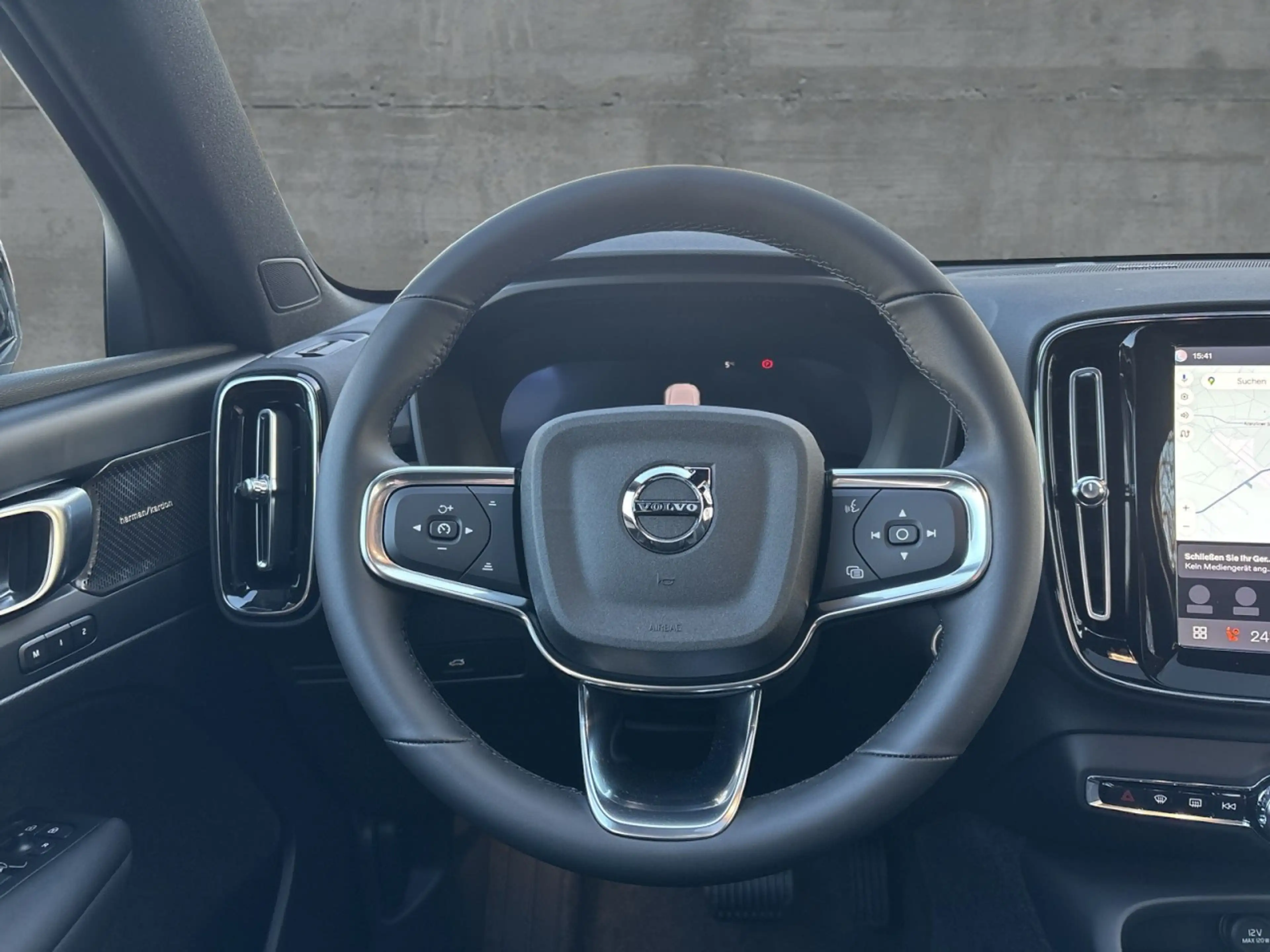 Volvo XC40 B4 2WD Ultra Dark (EURO 6e) Klima Rückfahrkamera — photo 13