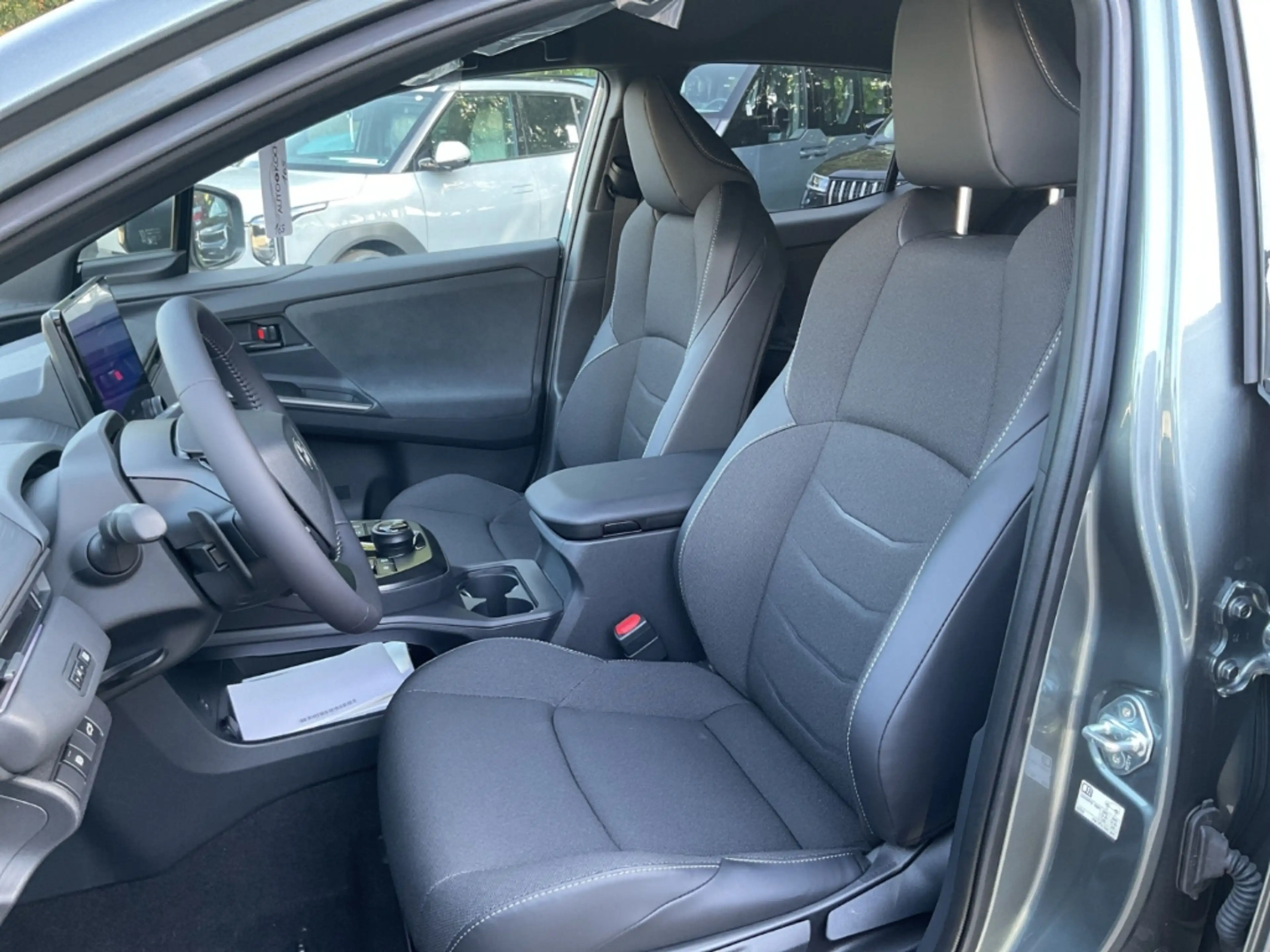 Toyota C-HR+ 165 kW Teamplayer Navi LED ACC El. Heckklappe Appl — photo 8