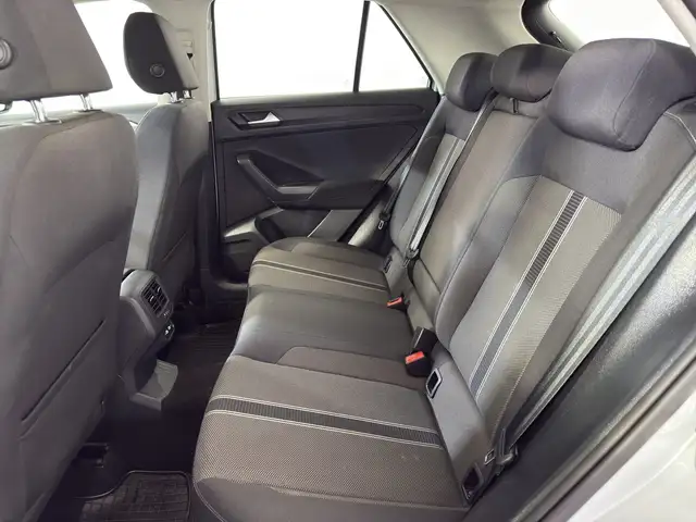 Volkswagen T-Roc view 15