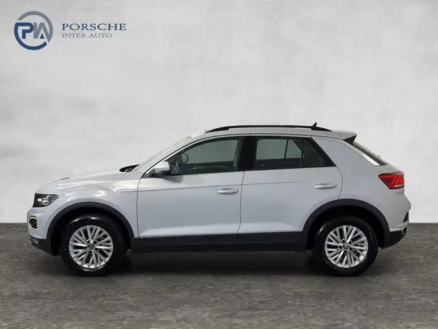 Volkswagen T-Roc view 3