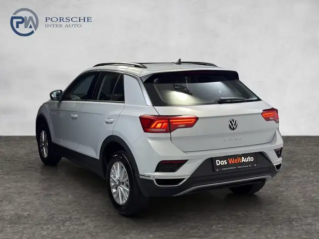 Volkswagen T-Roc view 4