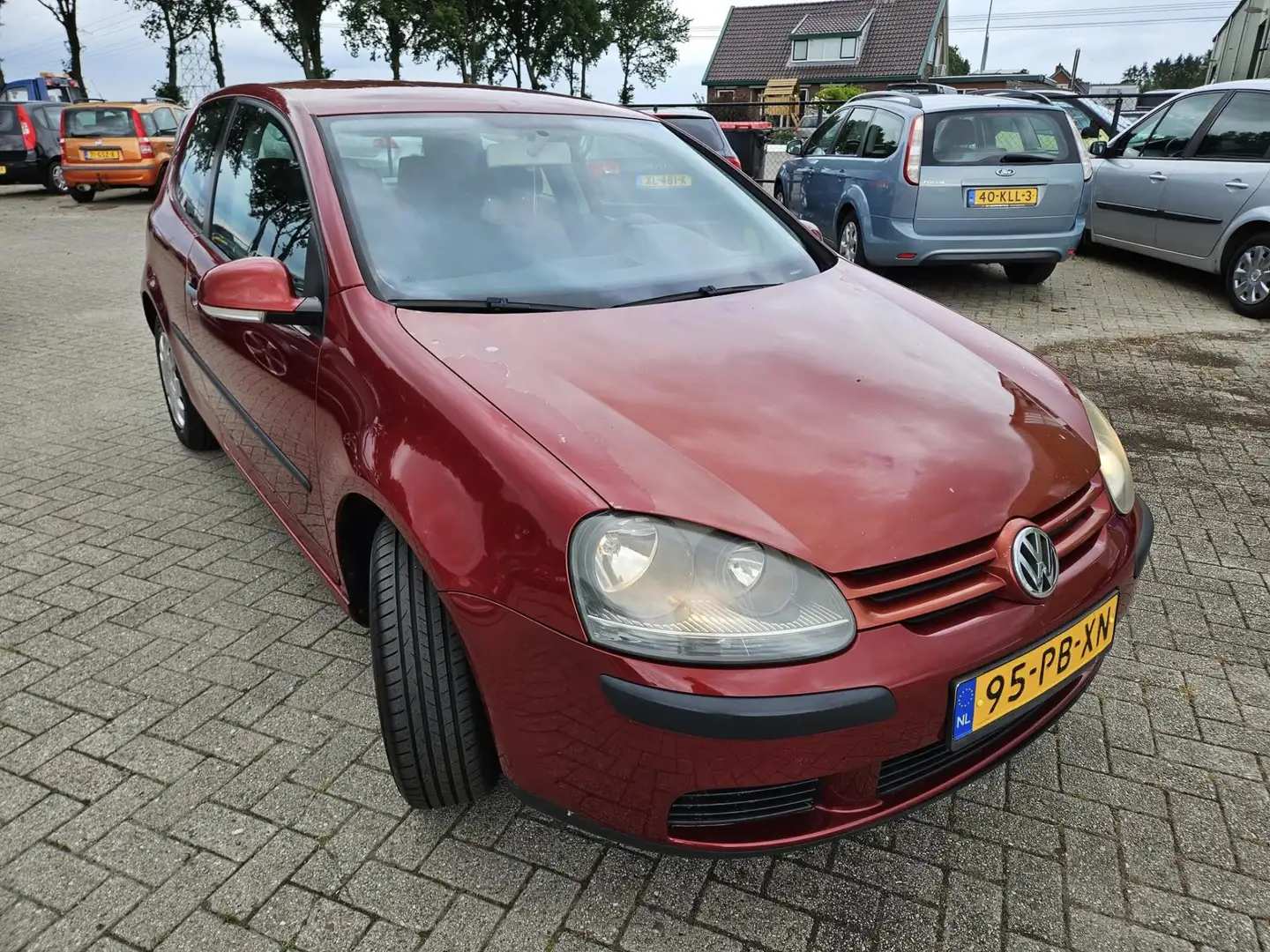 Volkswagen Golf 1.4 Trendline. 2004. Airco/Cruise/CV/Parrot etc.. Rood - 2