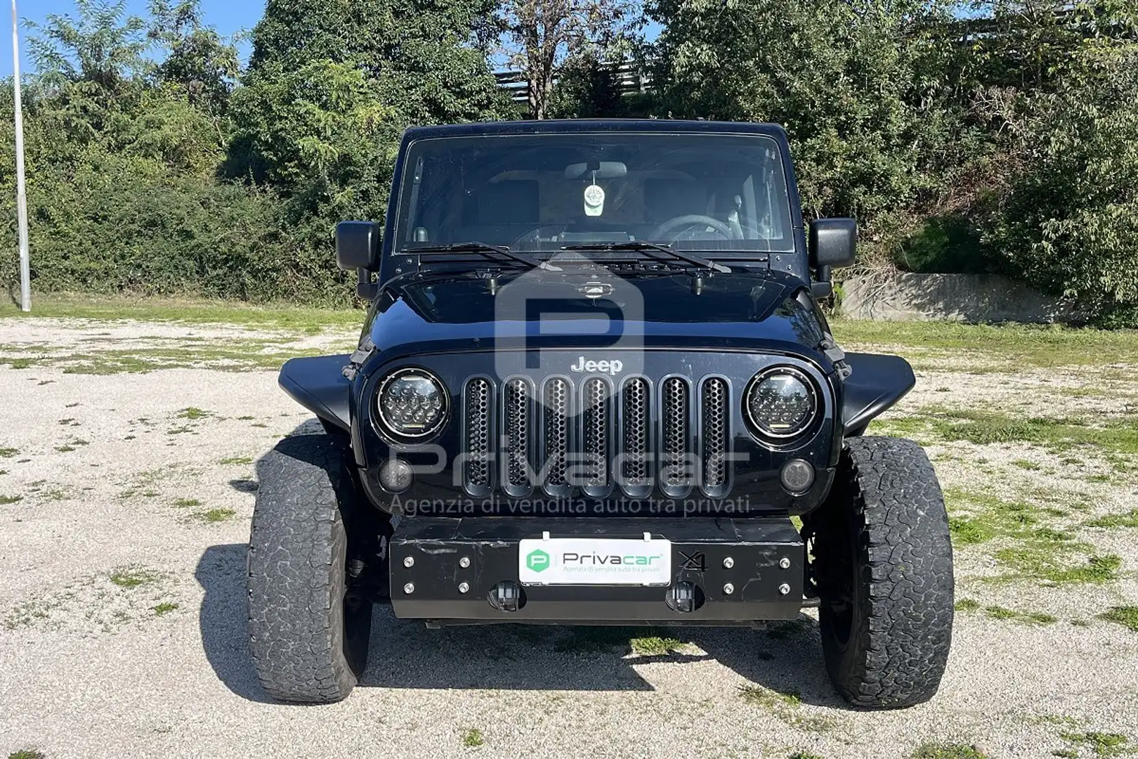 Jeep Wrangler Wrangler Unlimited 2.8 CRD DPF Sahara Auto Zwart - 2