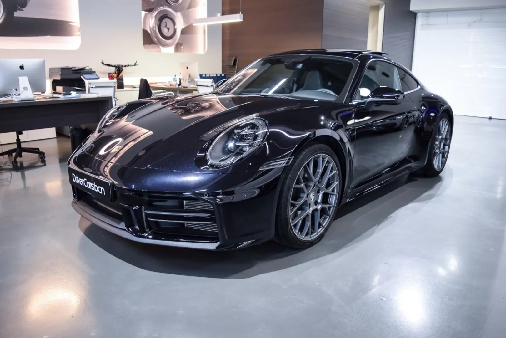 Porsche 992 Carrera Noir - 2