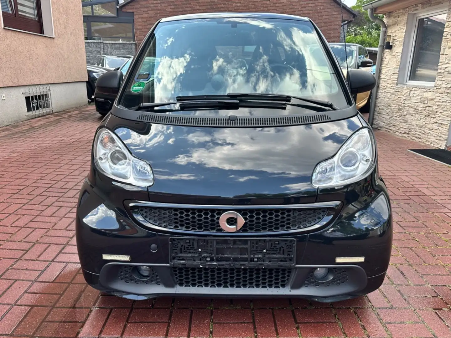 smart forTwo coupe Micro Hybrid Drive AUT+NAVI+TEILLED Zwart - 2